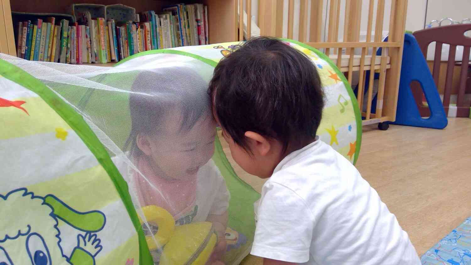 異年齢の子同士仲良く遊ぶ場面も。