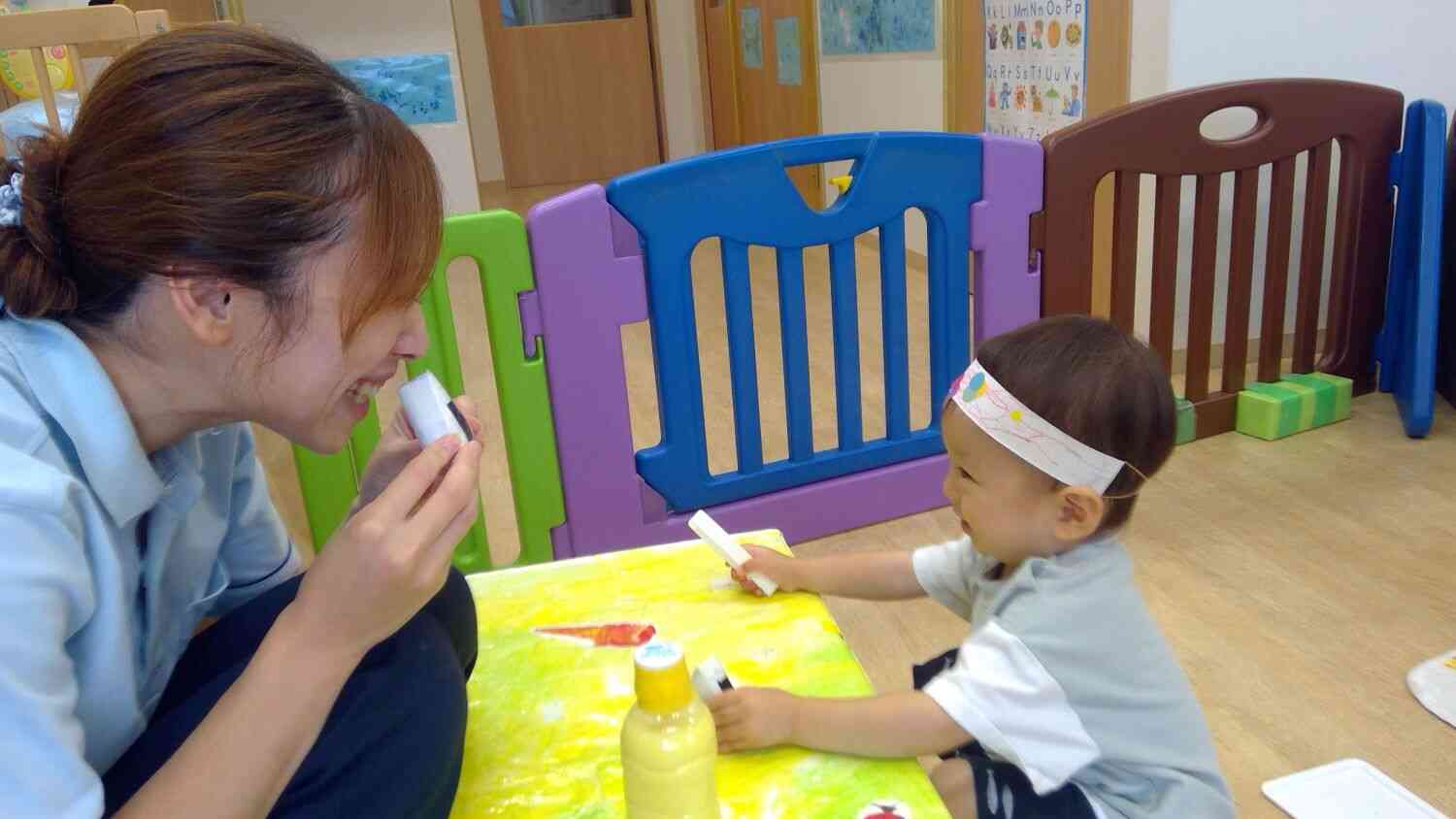 先生と一緒におにぎりをパクリ！