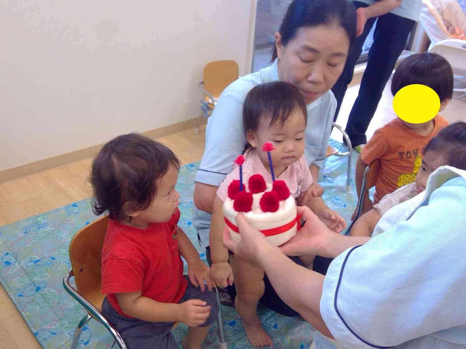ケーキのおすそ分け。どうぞ♡