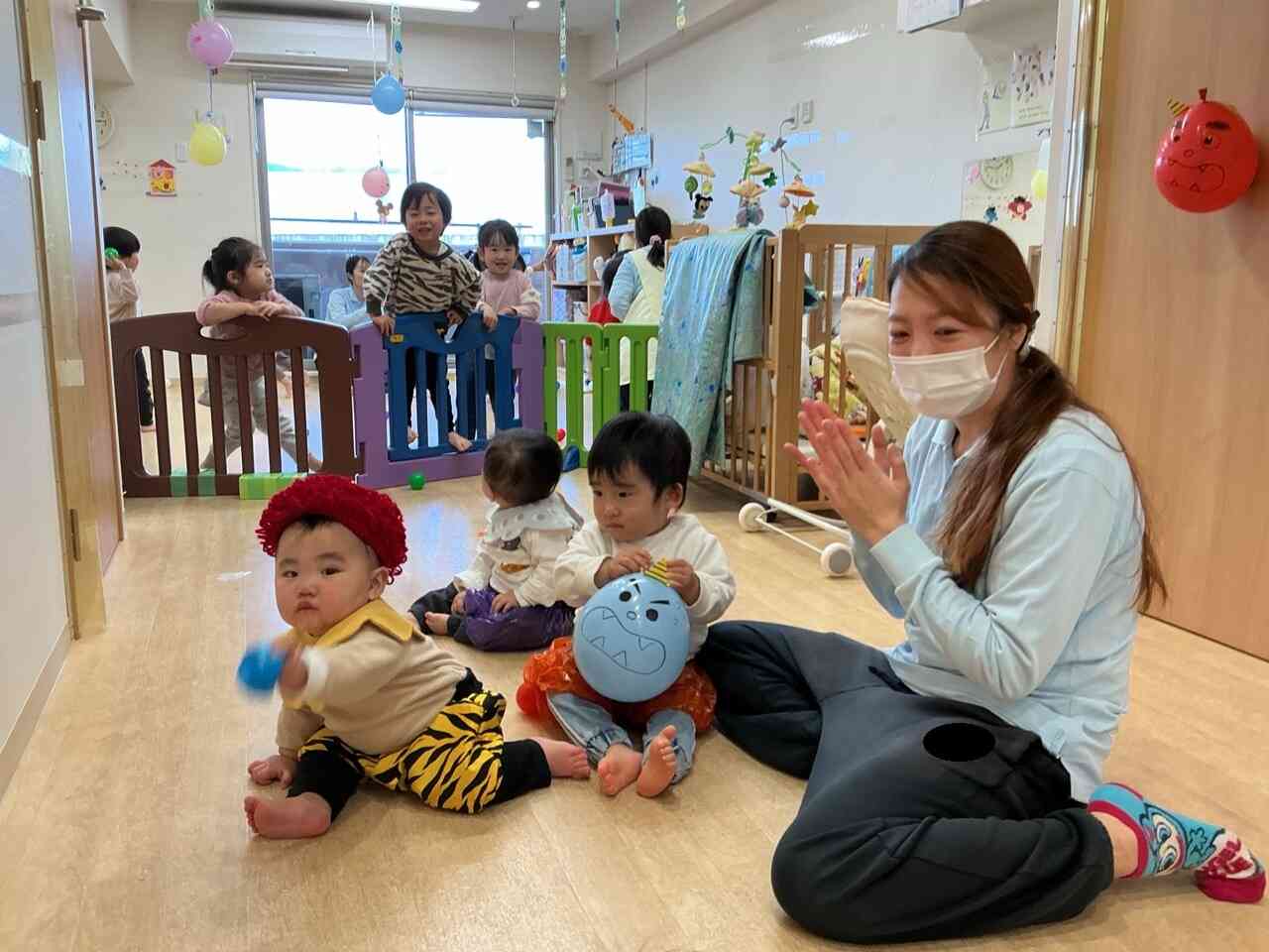 風船おにさんに‘‘おにわーそと‘‘