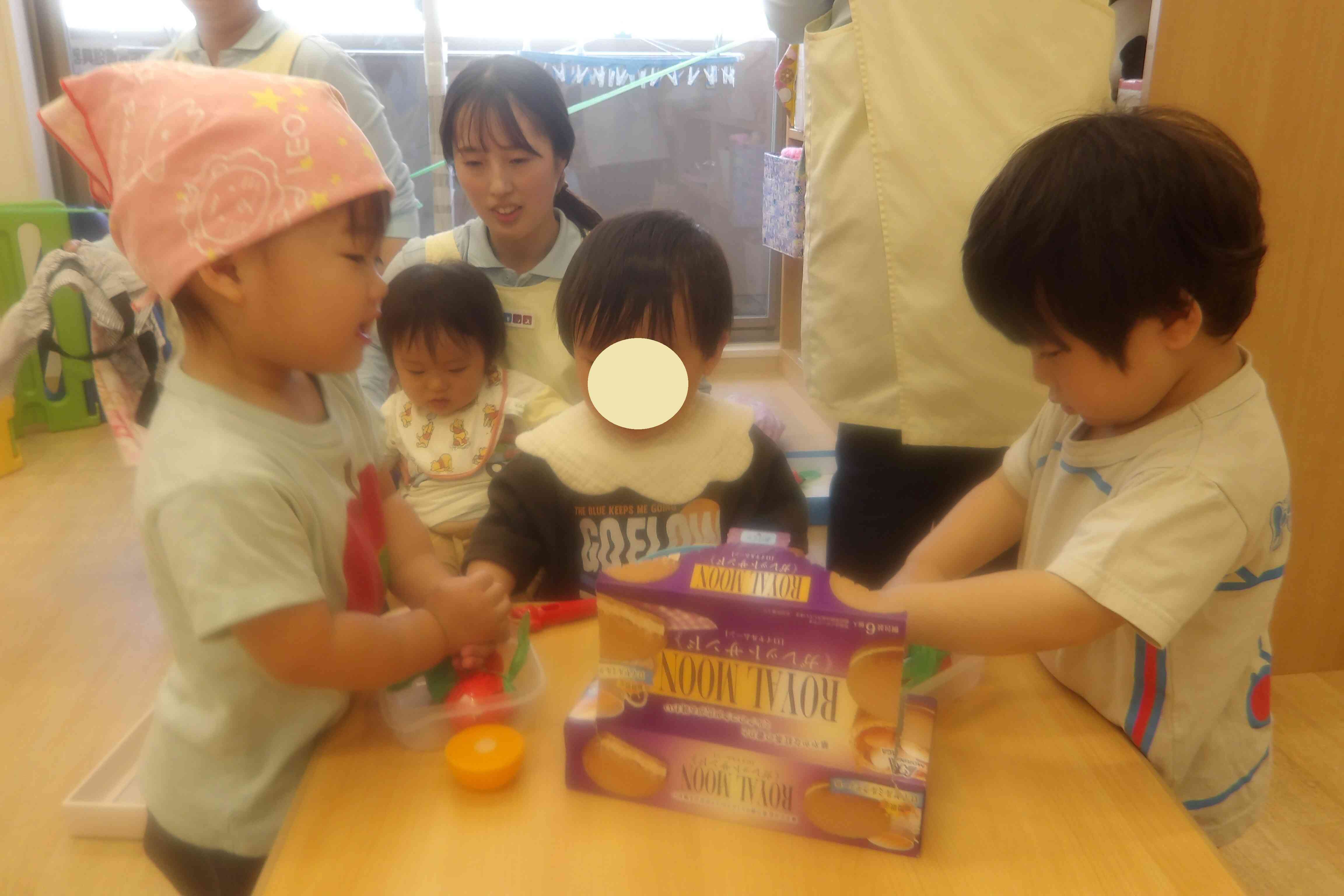 今日のおやつは何かな？