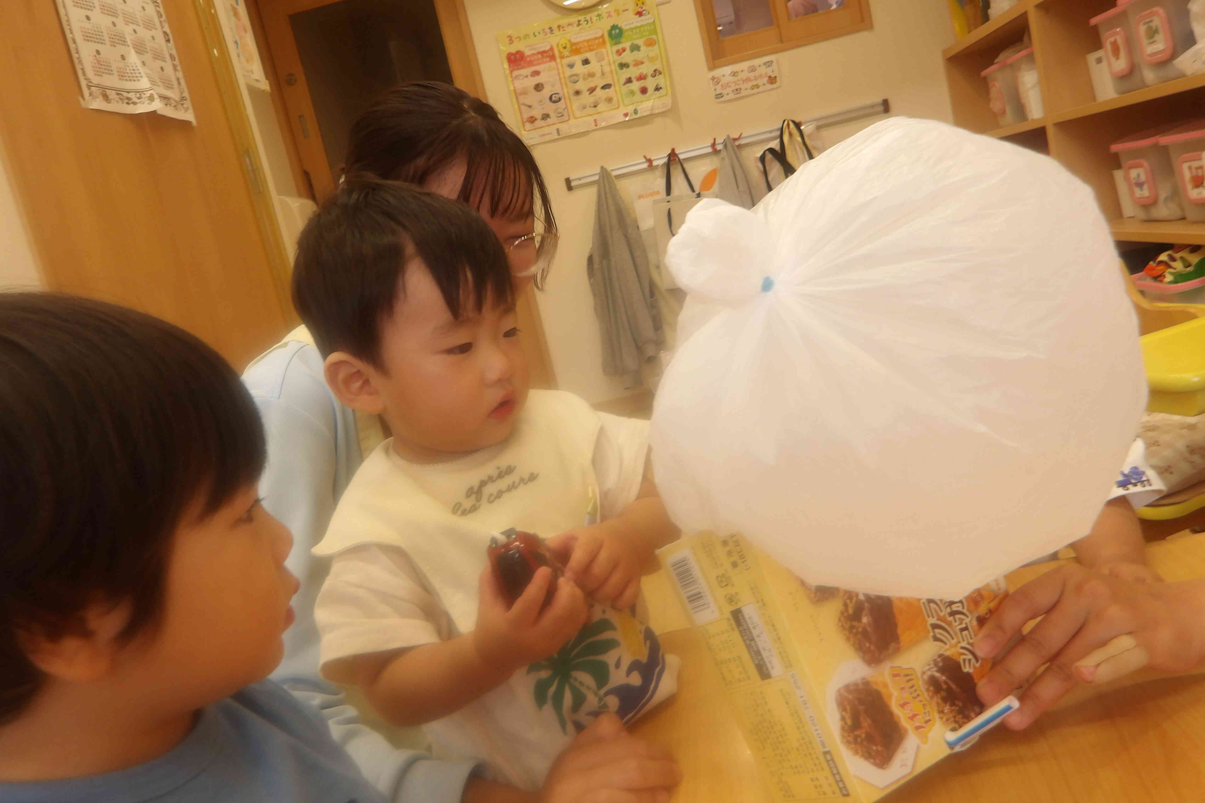 おやつ食べたのだ～れ？