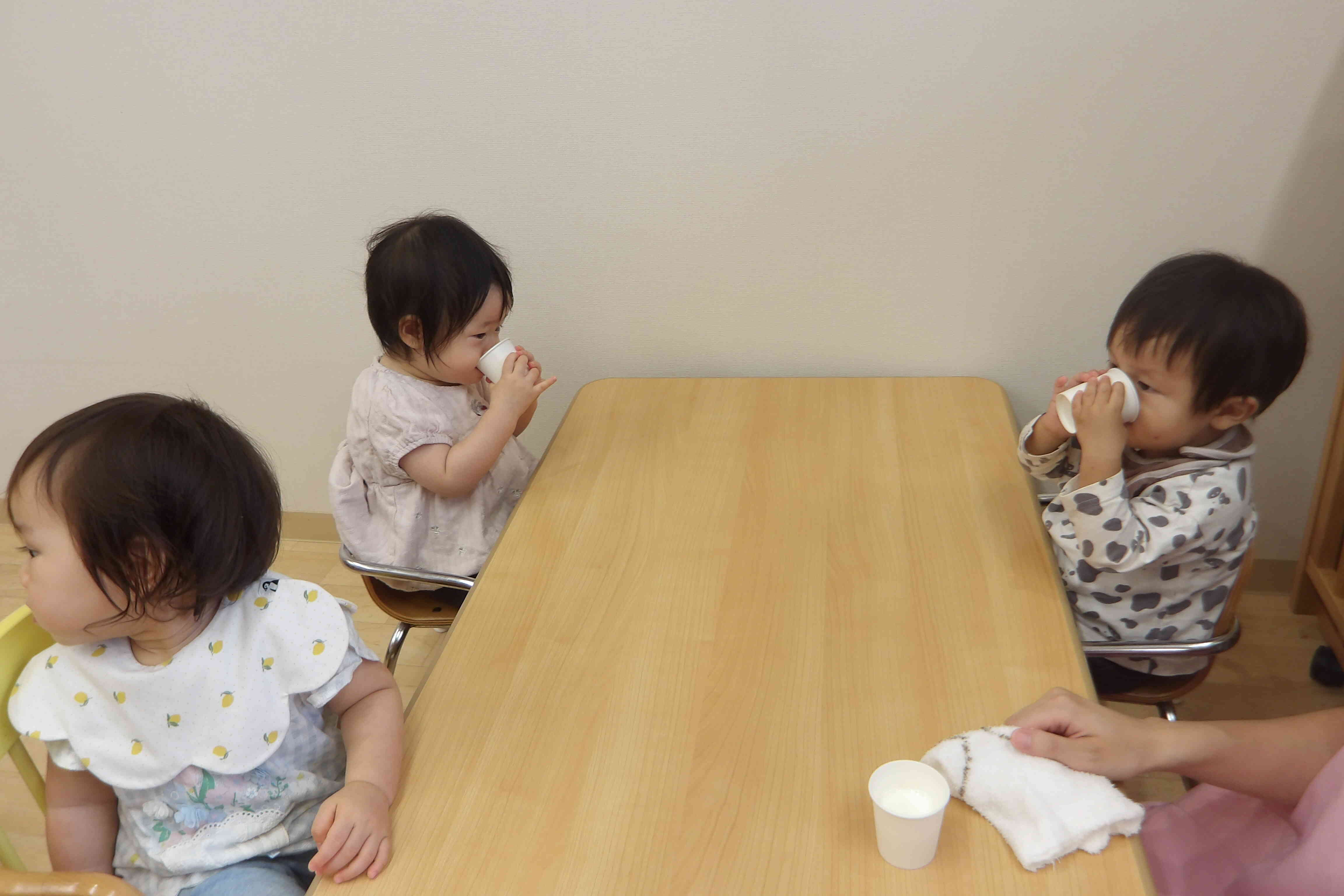 紙コップで飲めるかな?
