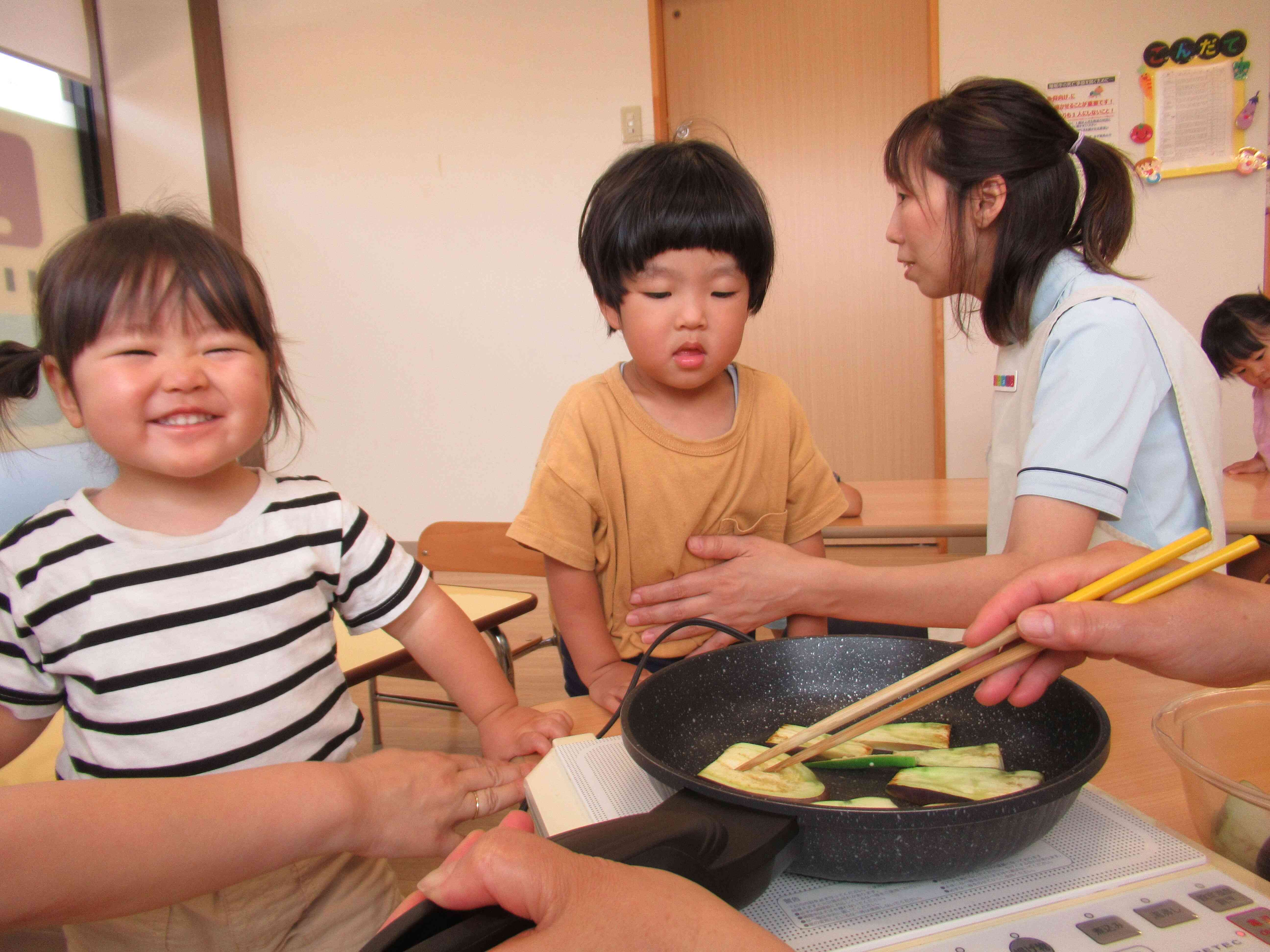 目の前でクッキング