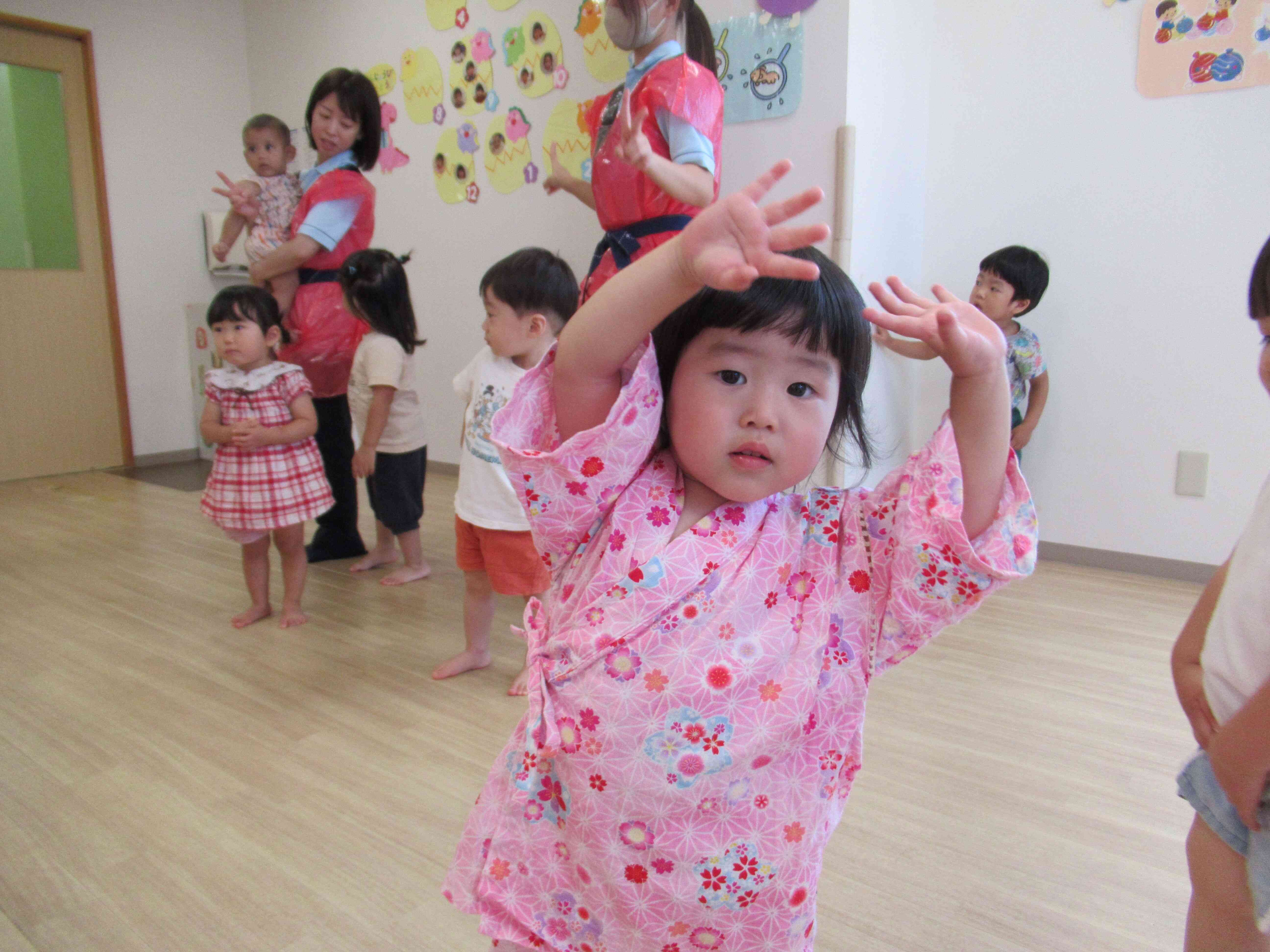 盆踊りを踊りました。