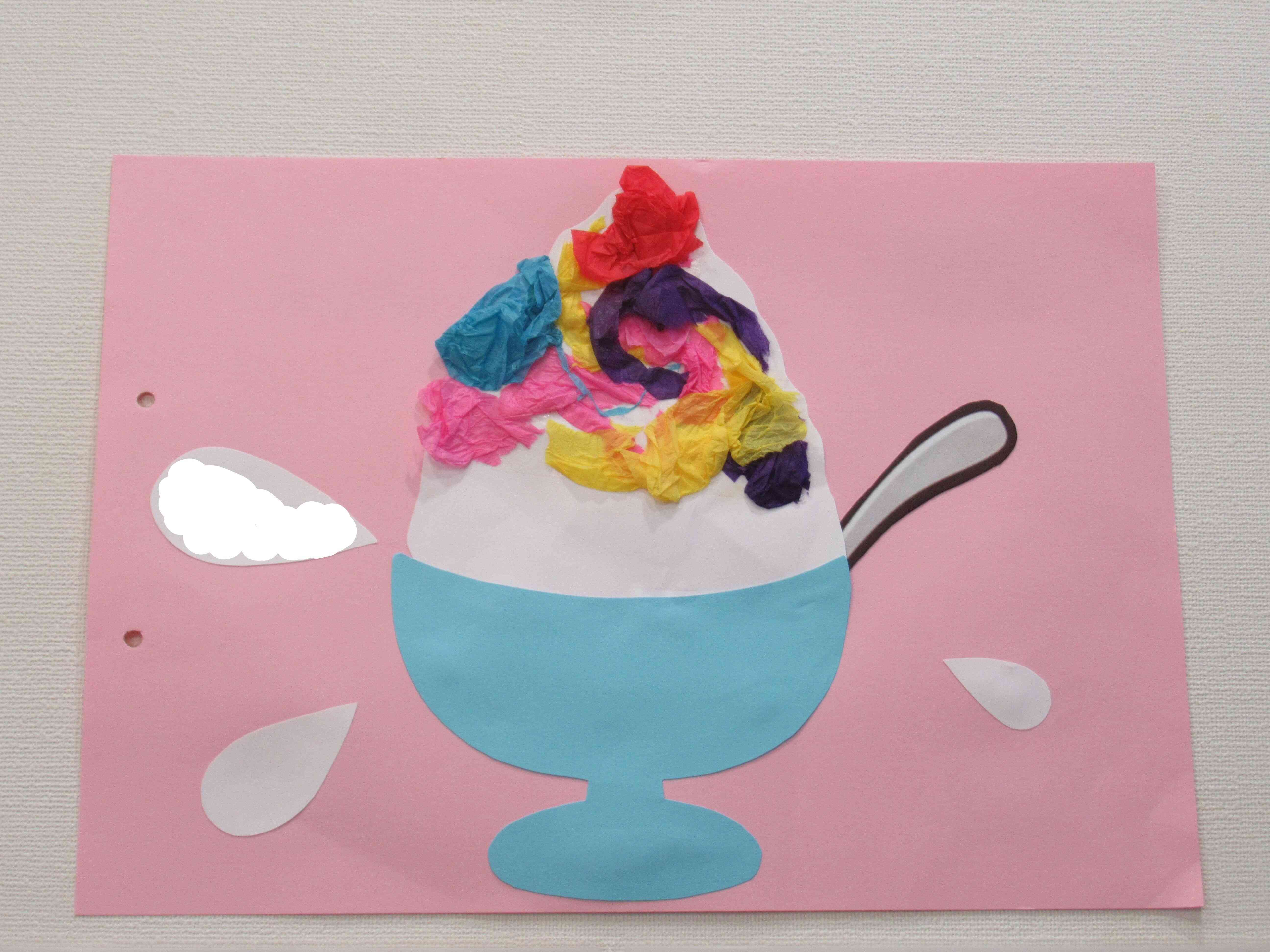 製作遊びの様子～０歳児ひよこ組～