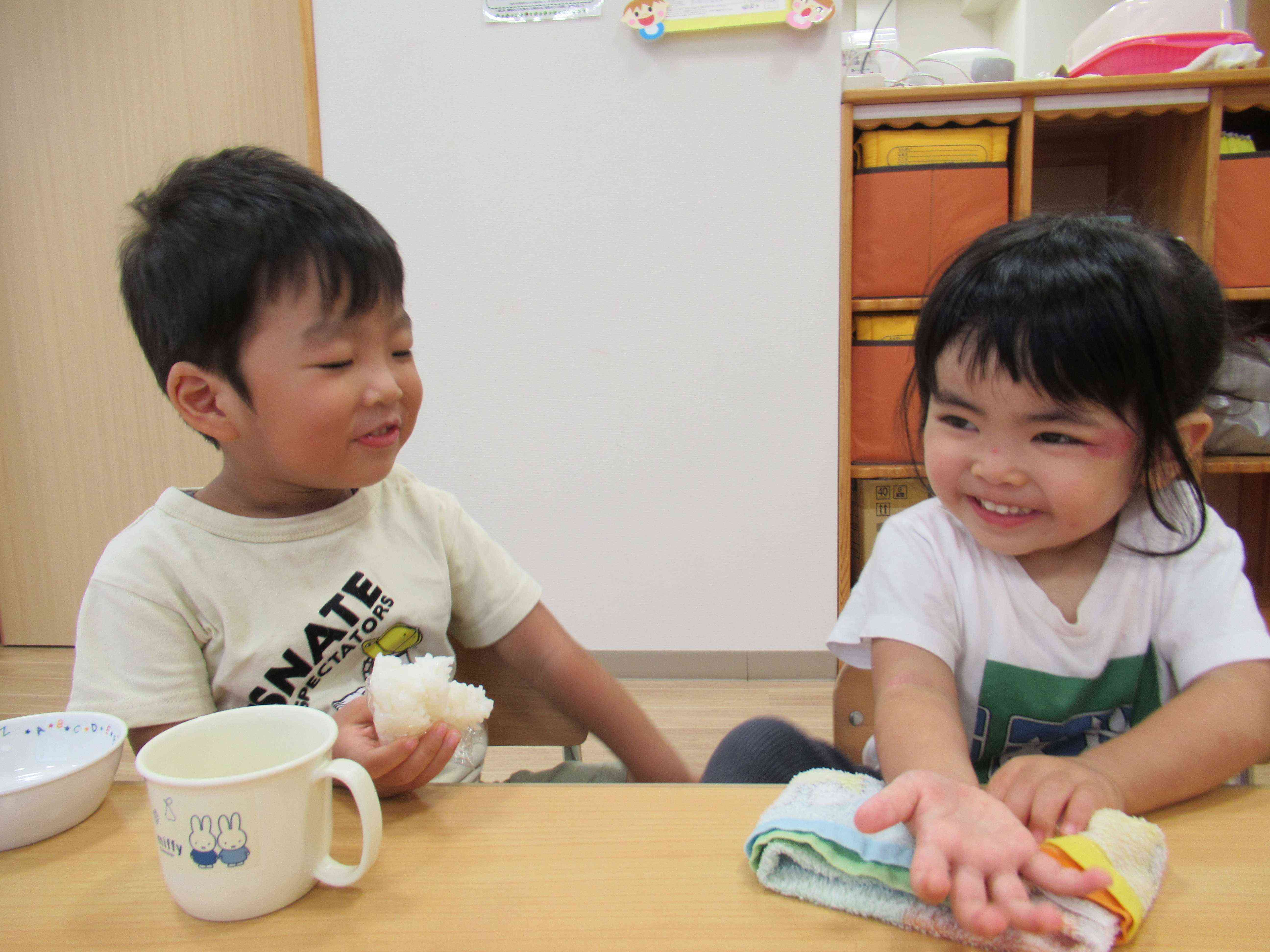 おにぎりおいしいね。