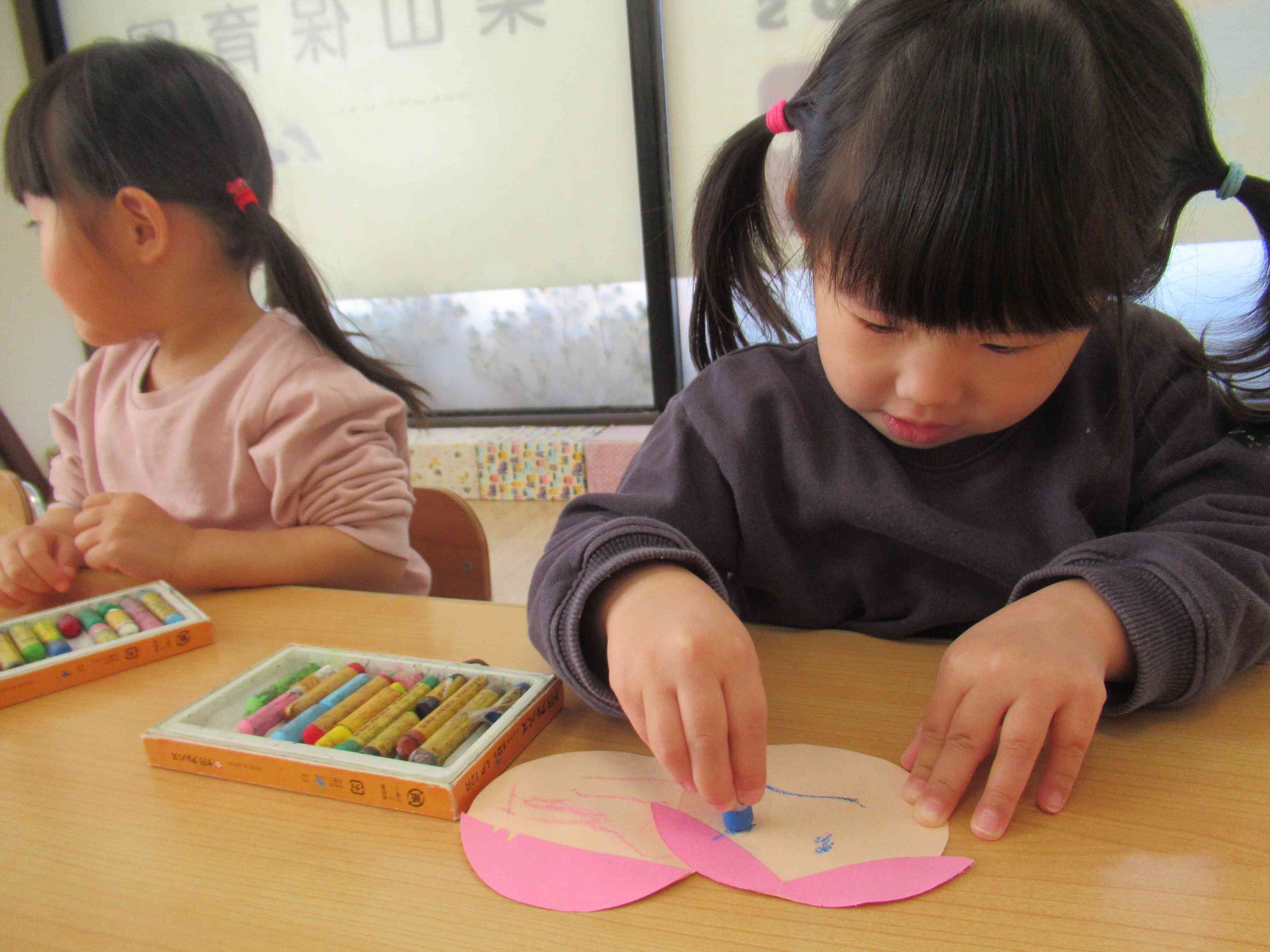 おひなさまってどんな顔かな？