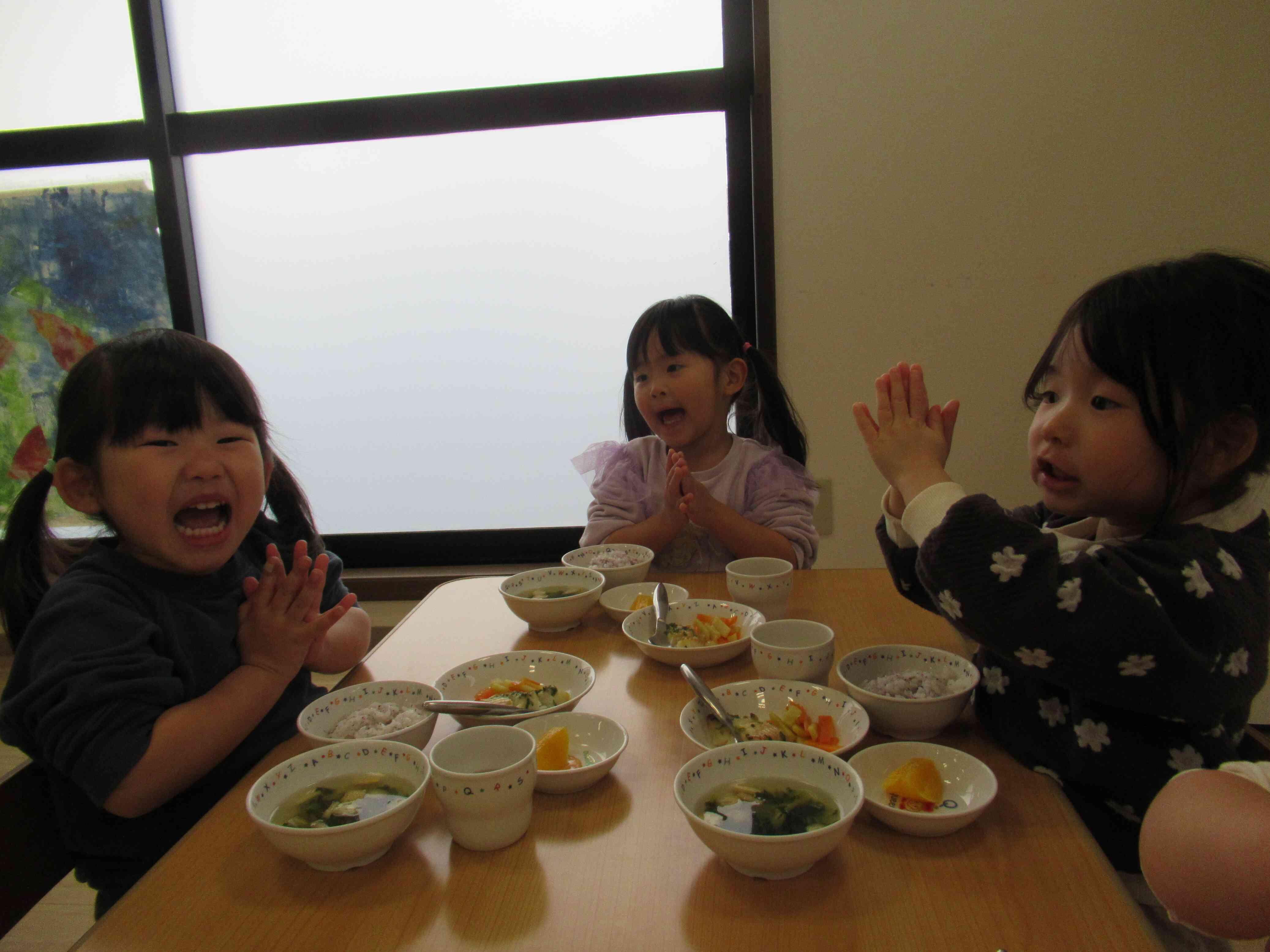 給食の時間だよ