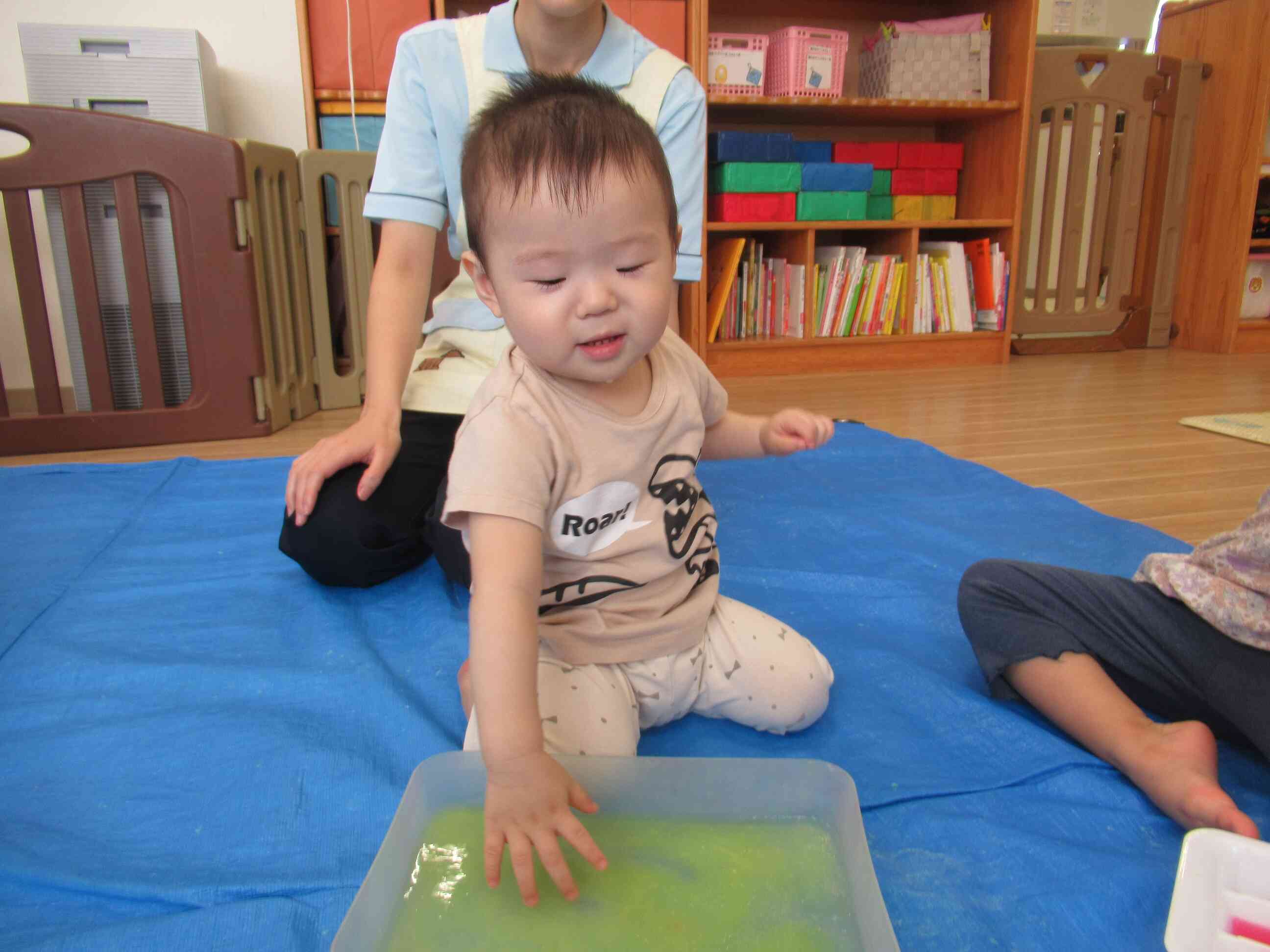 つんつんつん