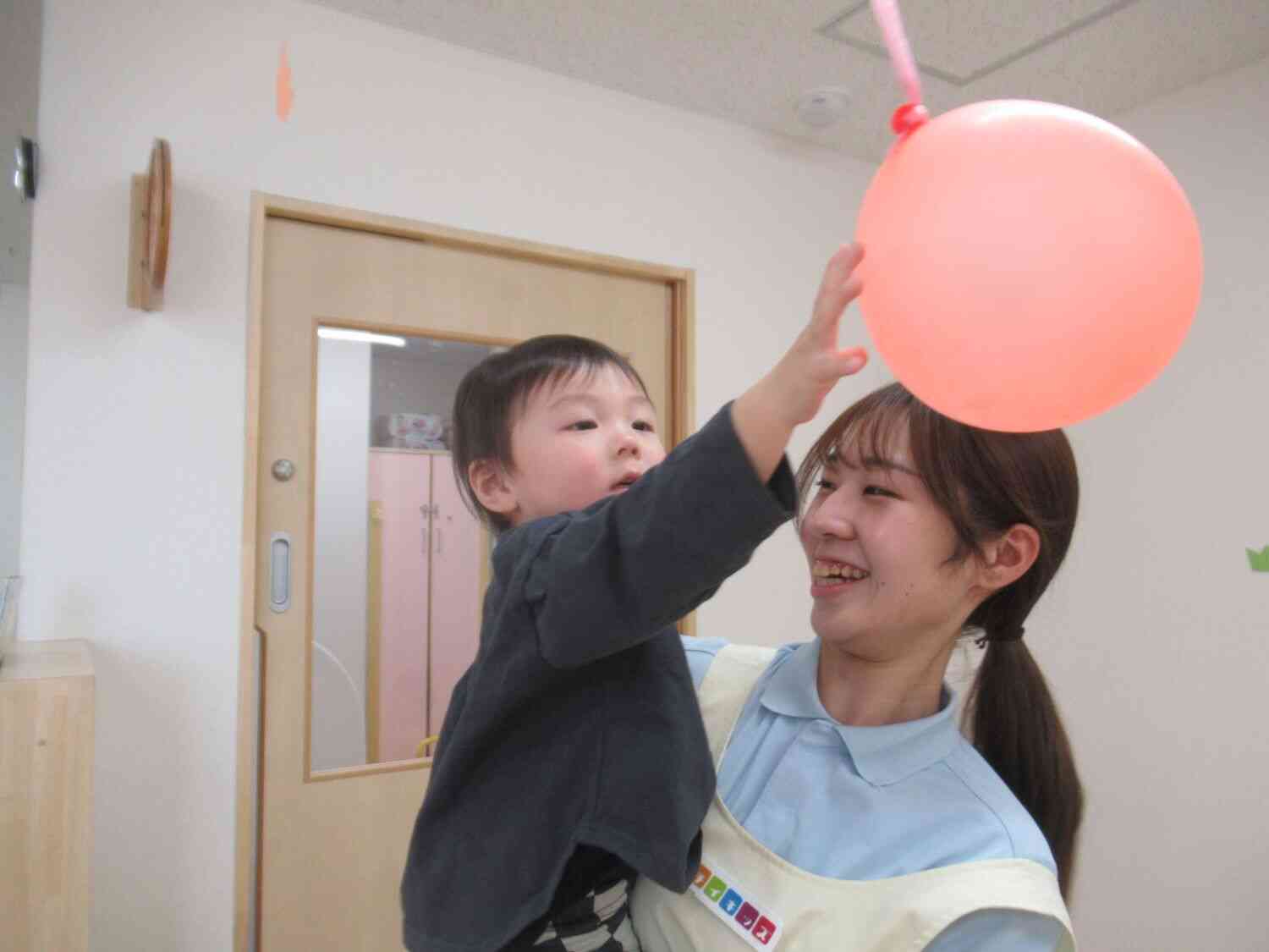 風船にタッチ！