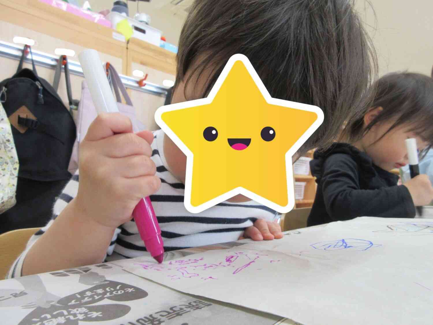ペン先を細かく動かしています◎