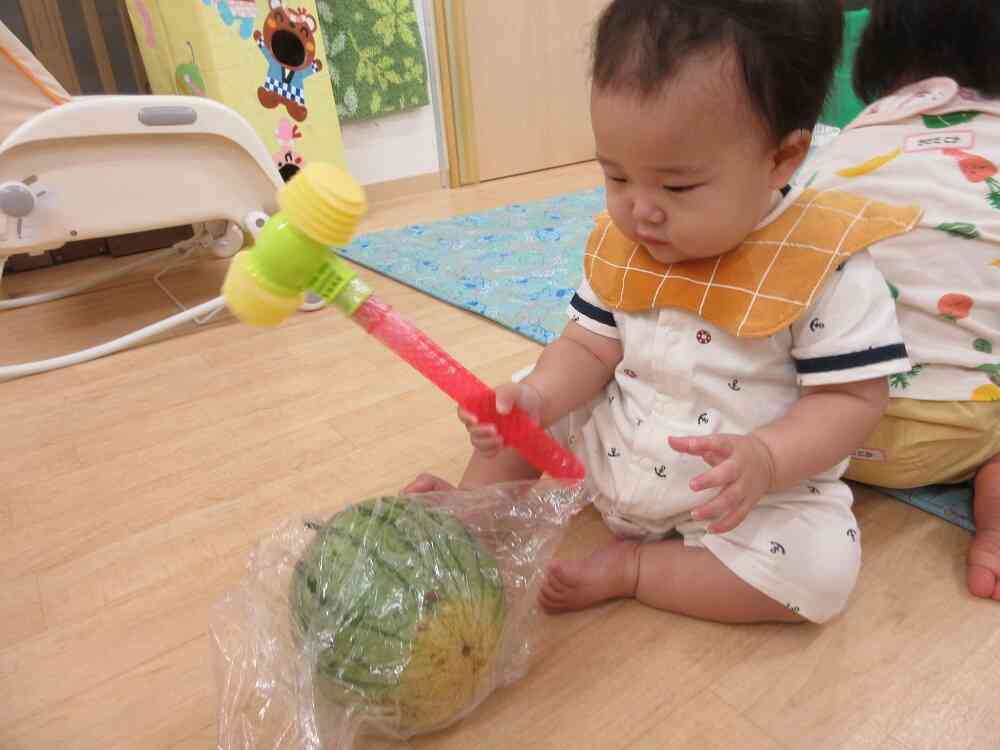 ピコピコハンマーで上手にスイカ割！
