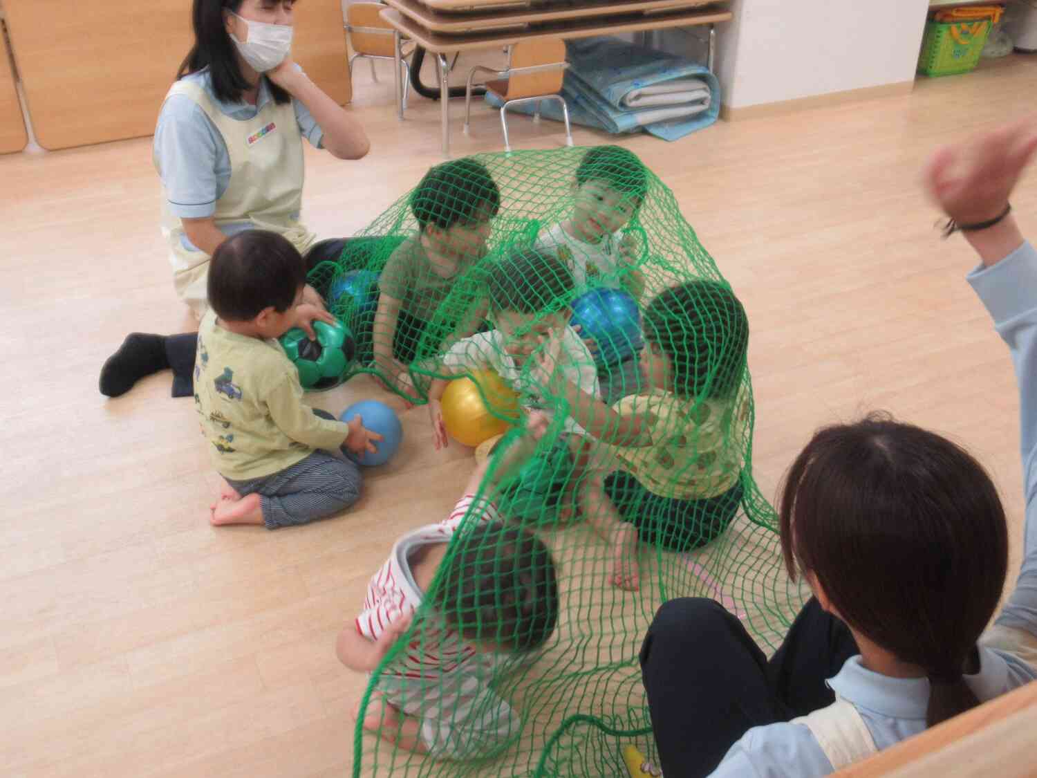 みんなで網の中に入っちゃった?!