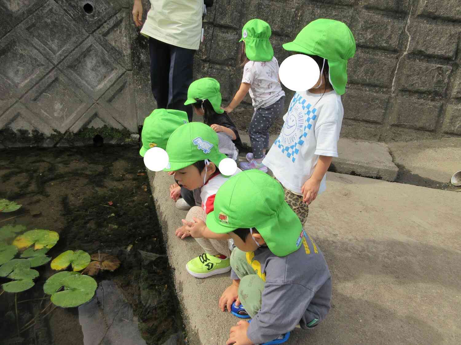 川の中にだれがいるかなあ…