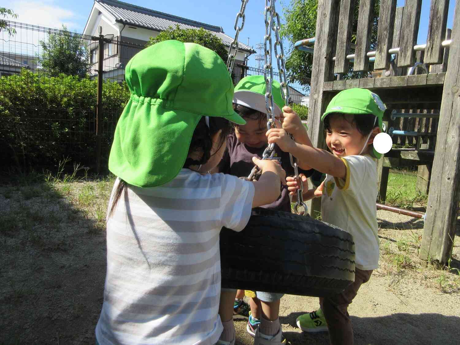 おともだちが回すのをお手伝い♪楽しそう!