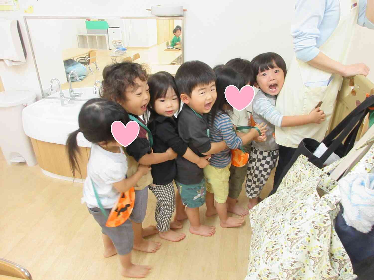 うさぎ組さんは電車になって給食室に♪