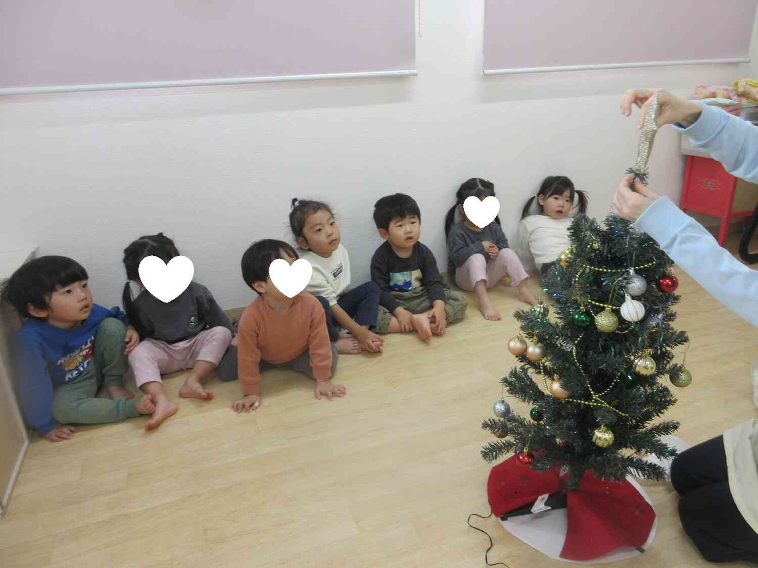 ツリーの飾りつけもしました☆大きなお星さまだ！