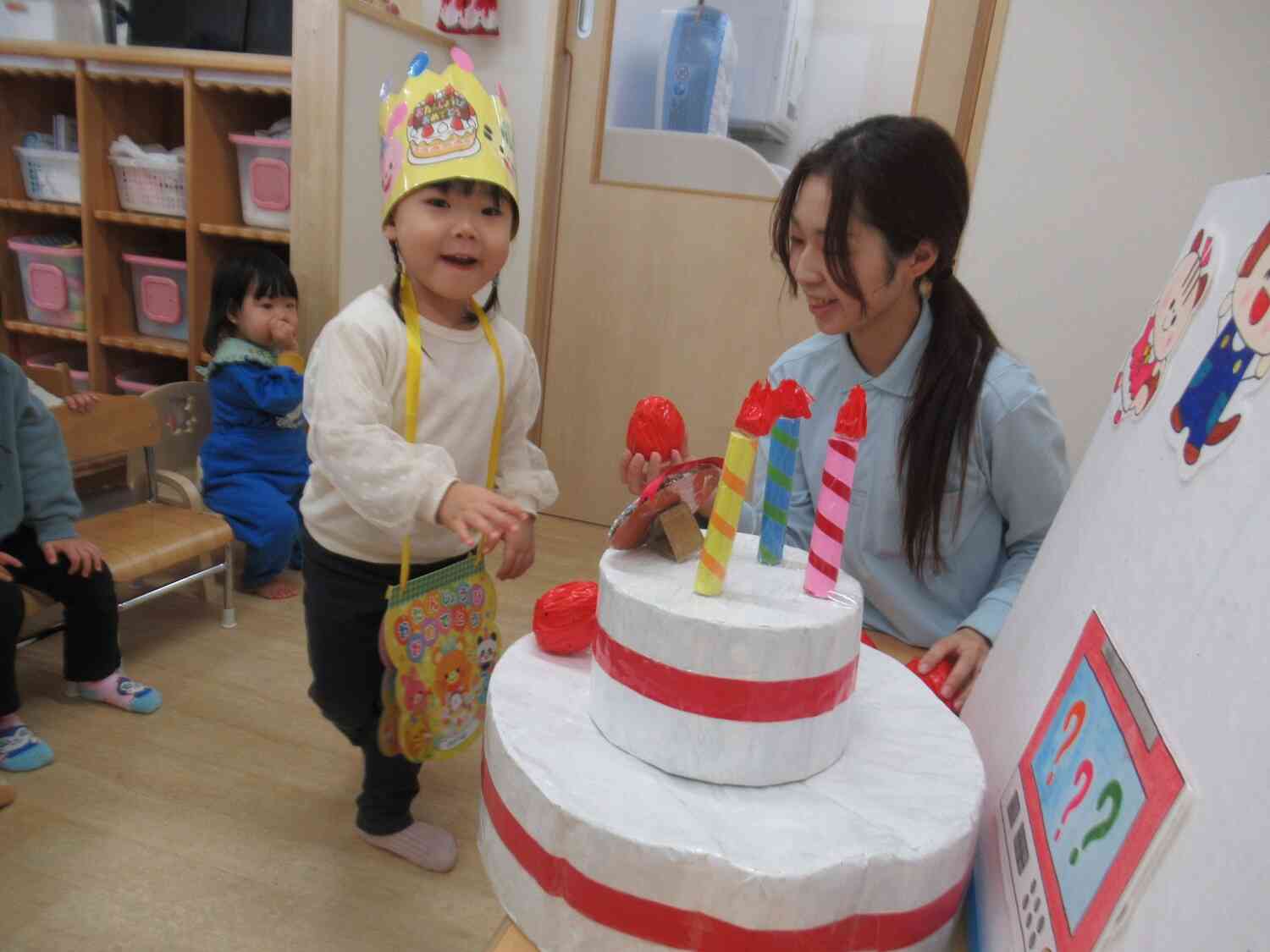 ケーキの飾りつけ♪