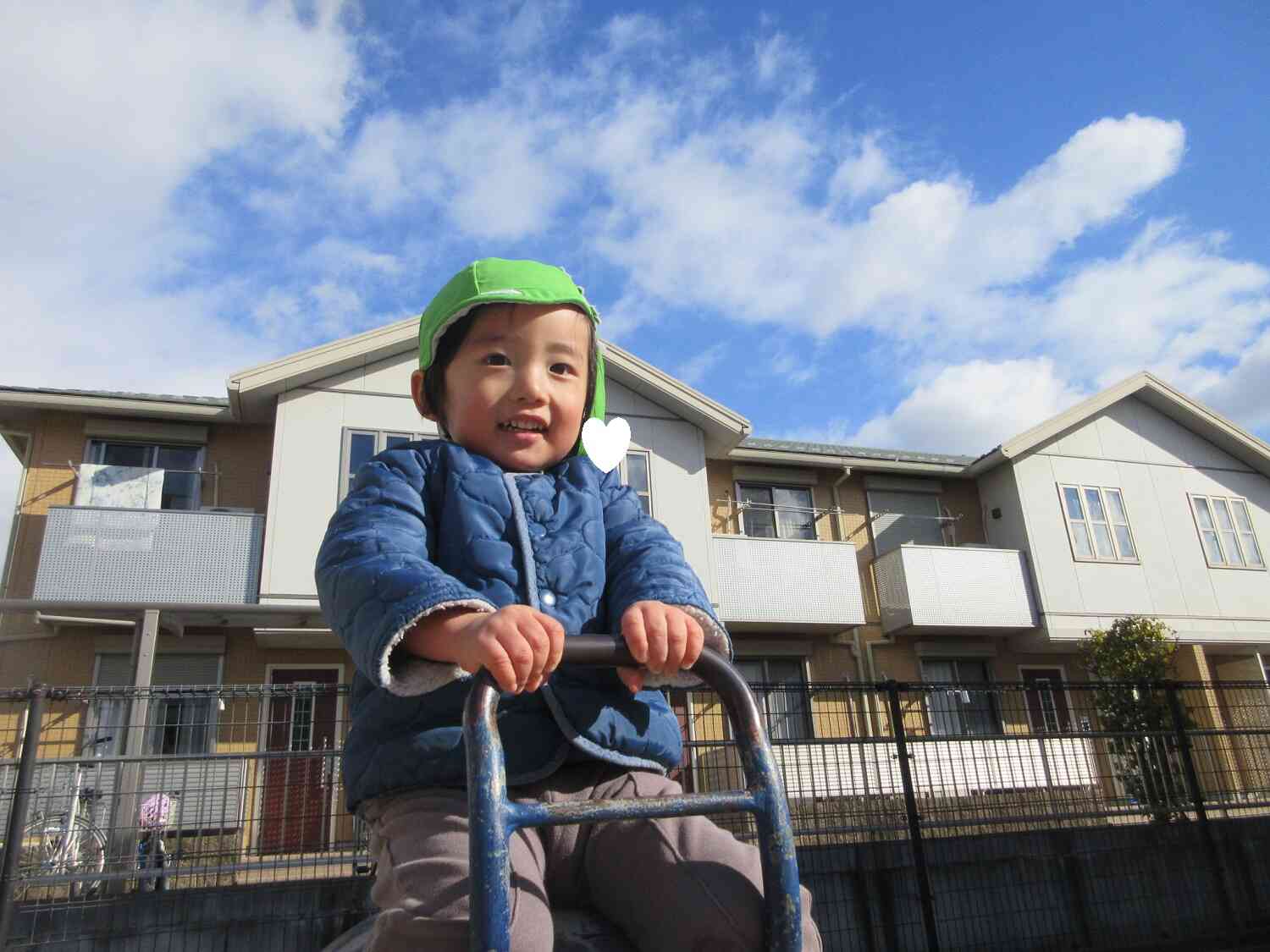 スプリング遊具、ゆらゆら気持ちいいね♪