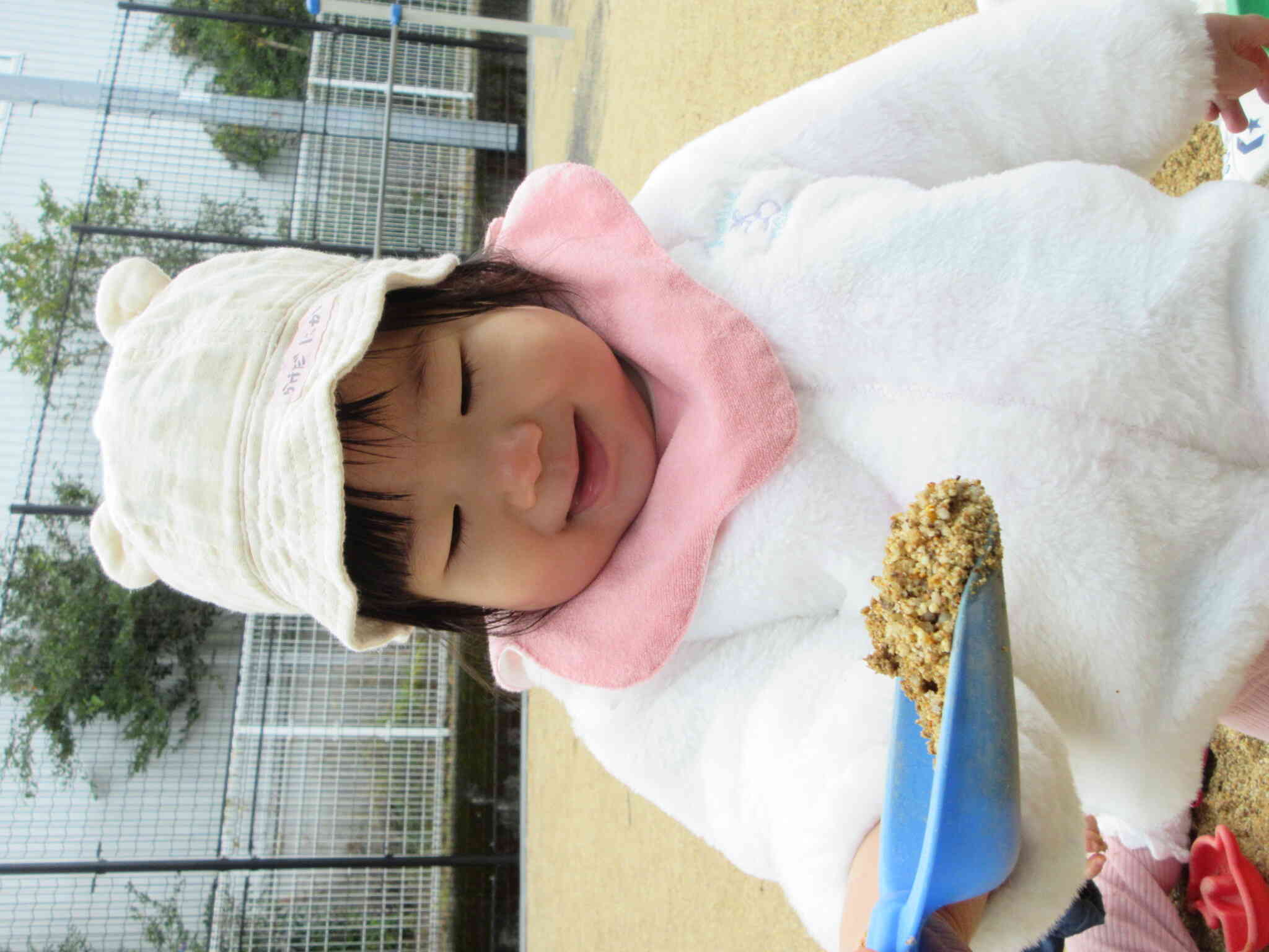 砂をすくえて大満足♪