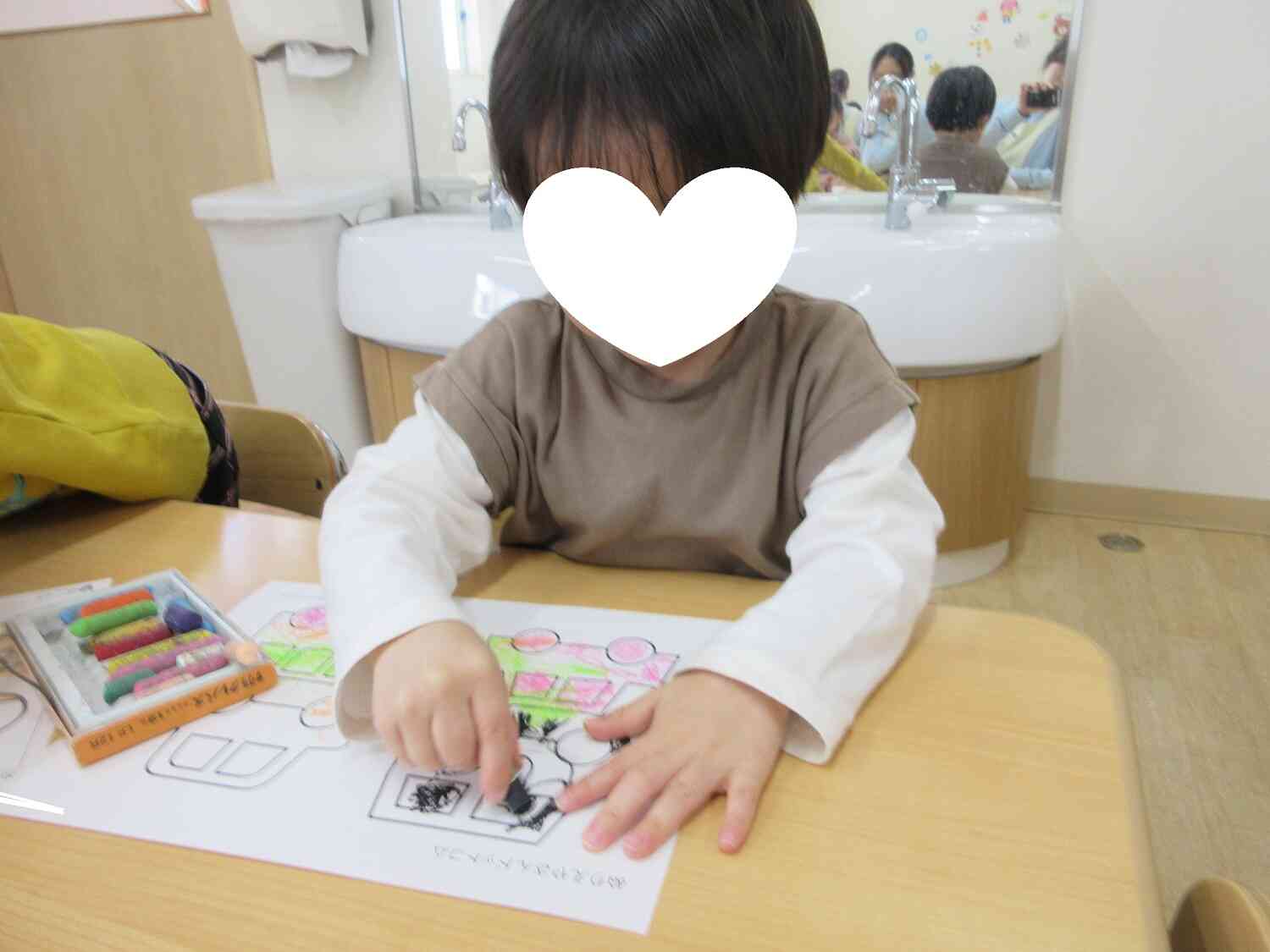 さっき見た車の色は何色だったっけ…つららも描いてみたよ！