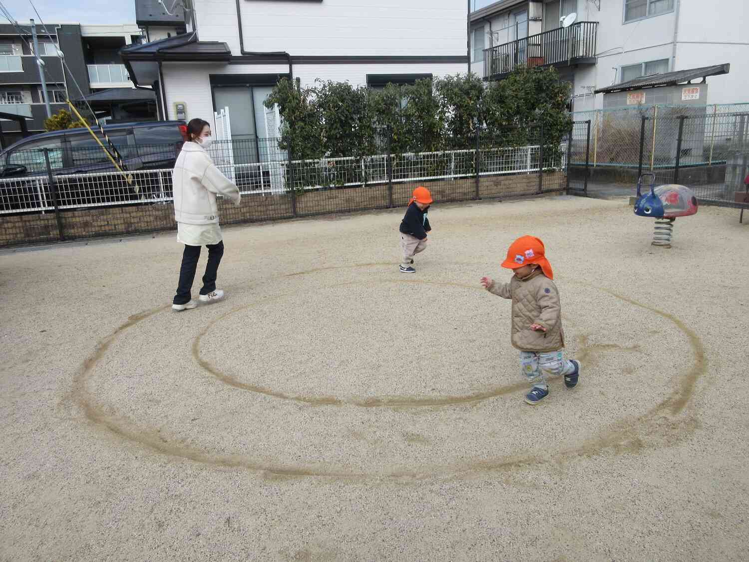 ぐるぐる~まてまて!