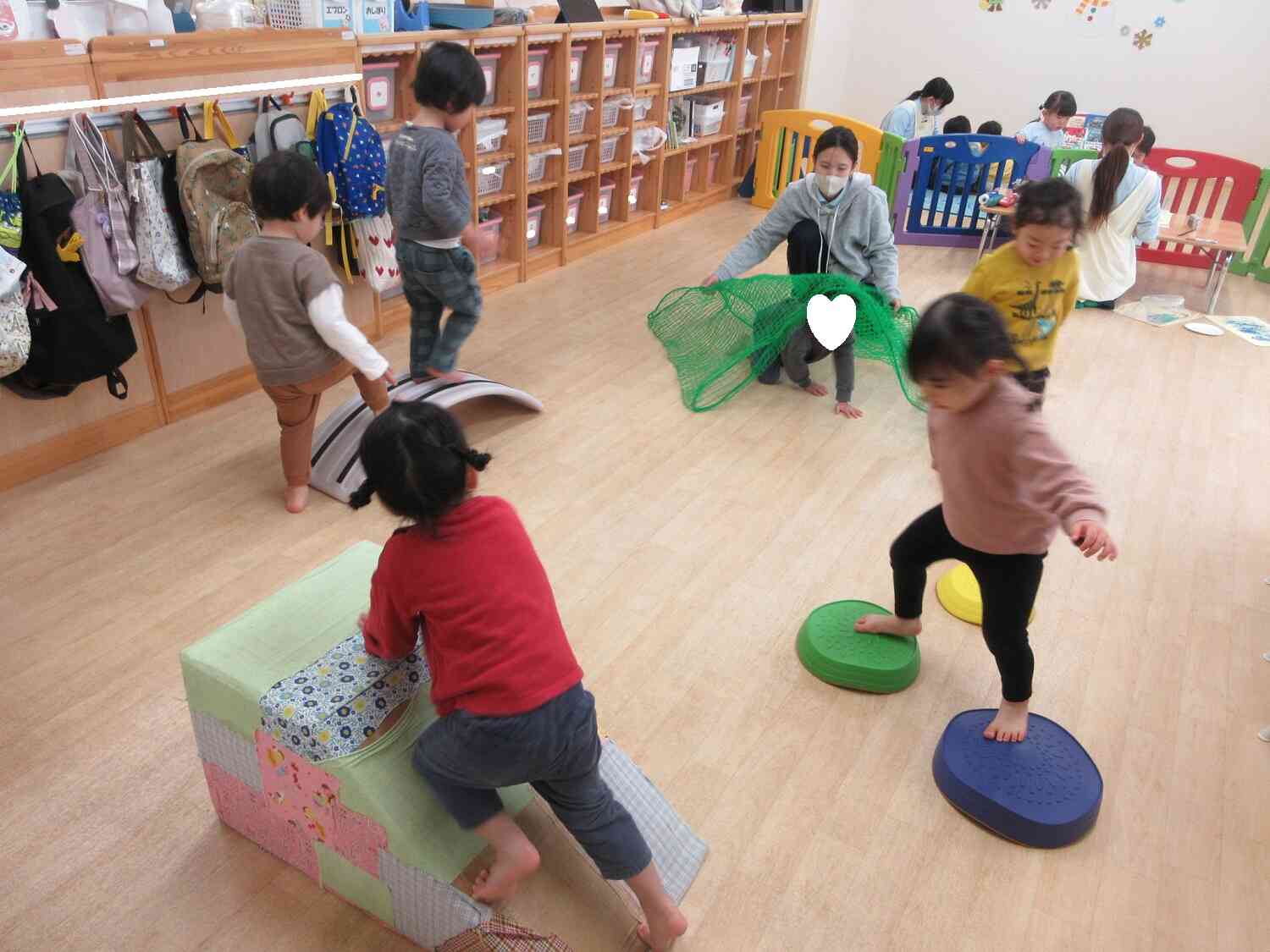 いろんな道具を使って体を動かしてくれています！