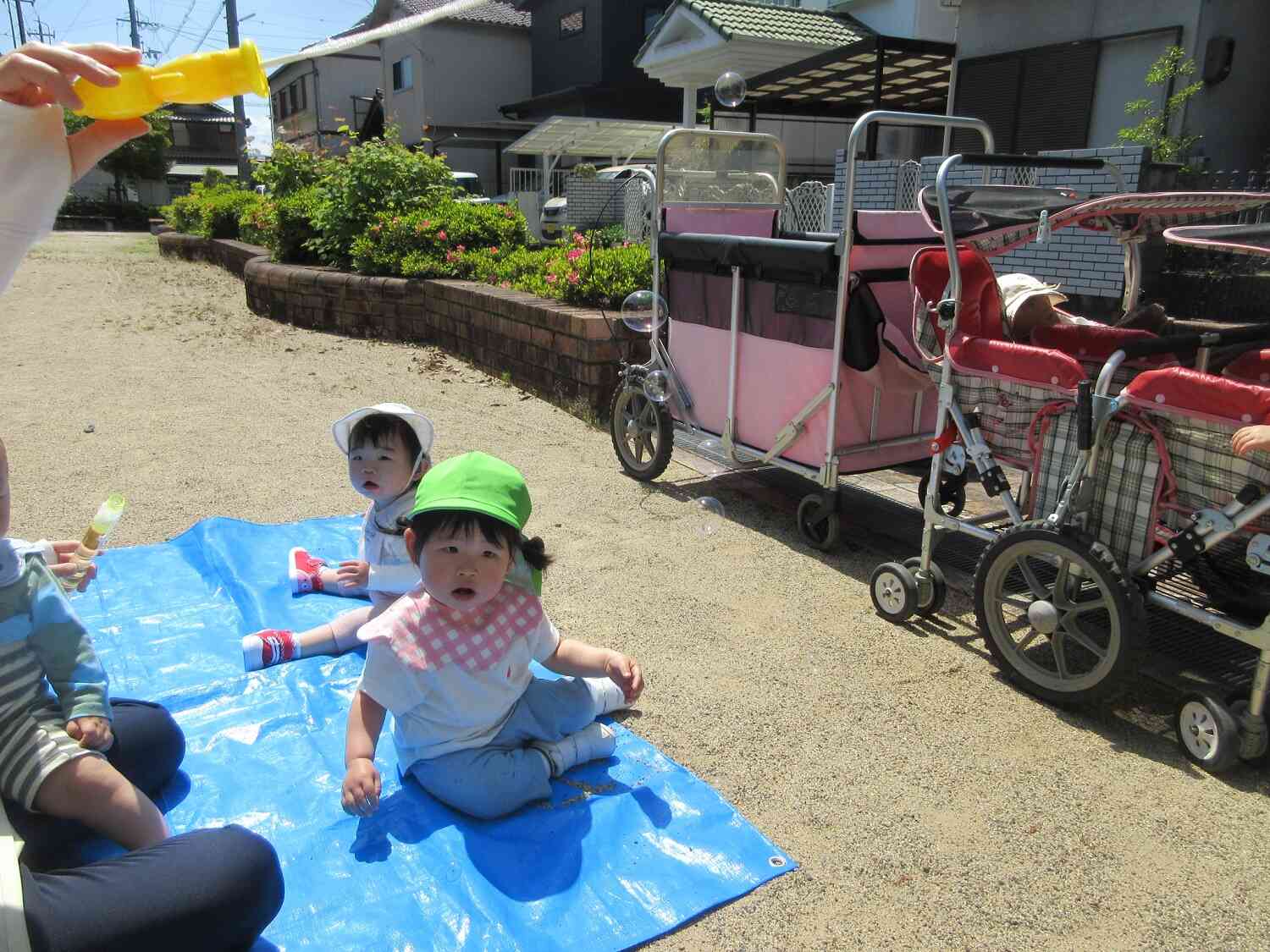 シャボン玉、綺麗だね～♪
