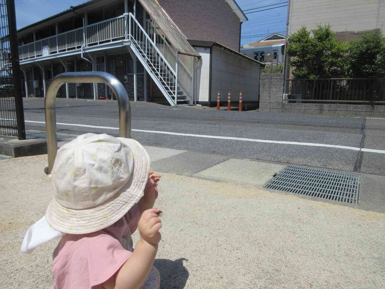 電車バイバイ～！上手に手を振れました！
