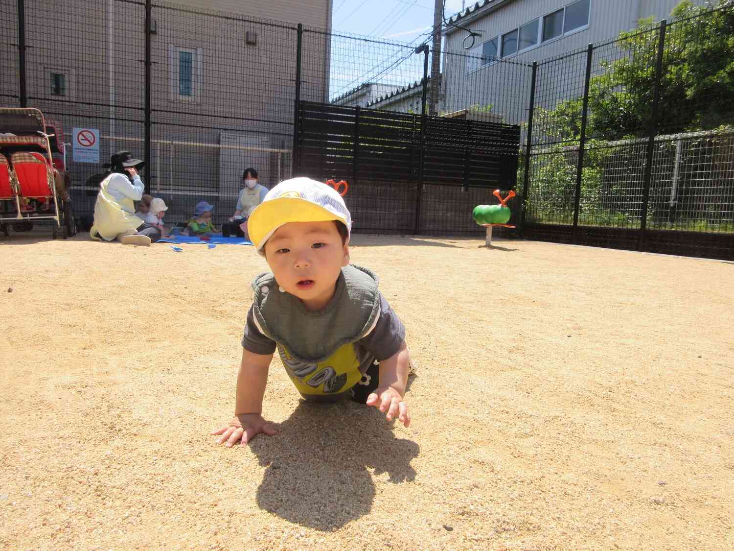 ハイハイ楽しいね！どこにいこうかなあ