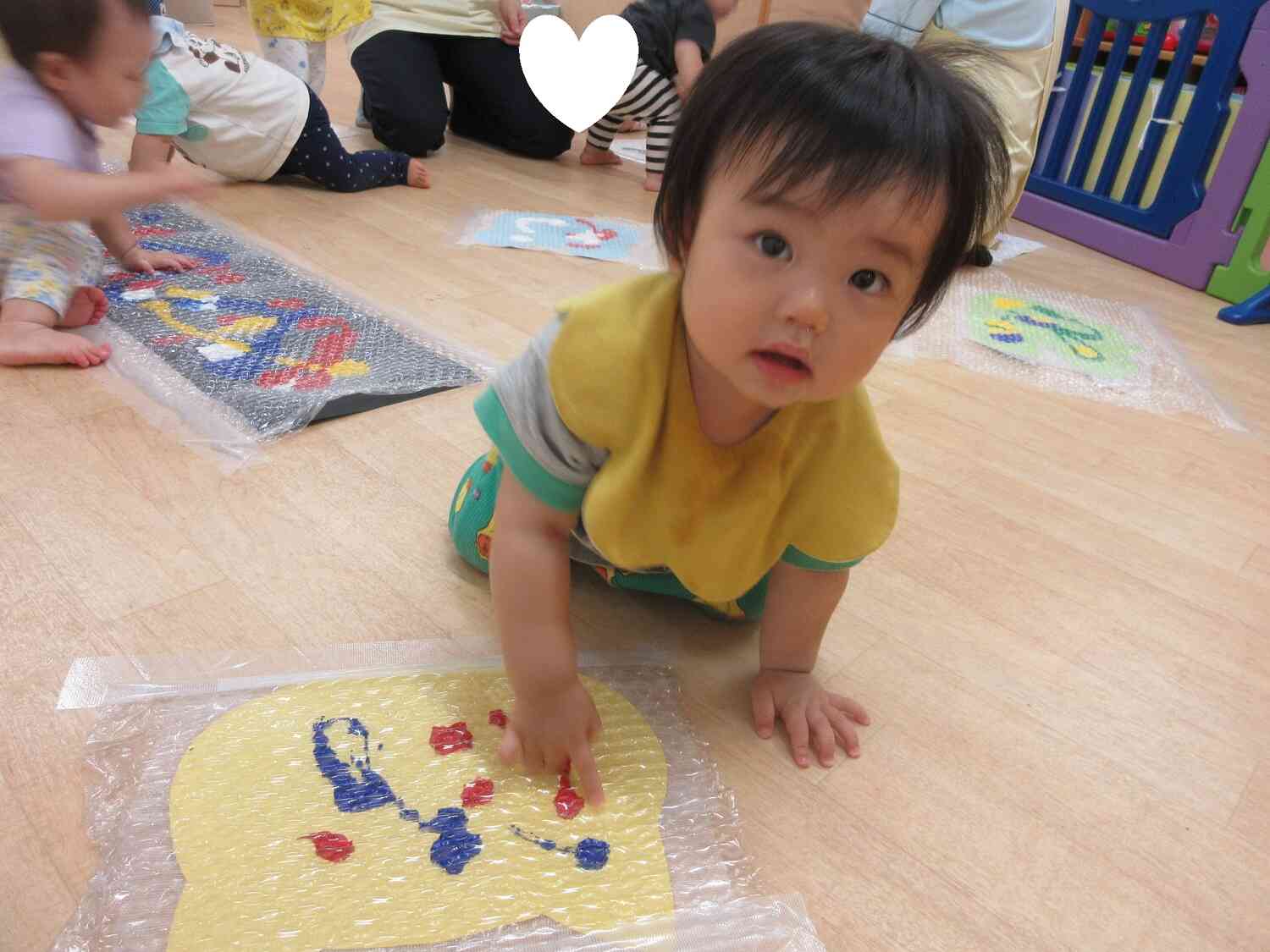 つんつん、楽しいね♪