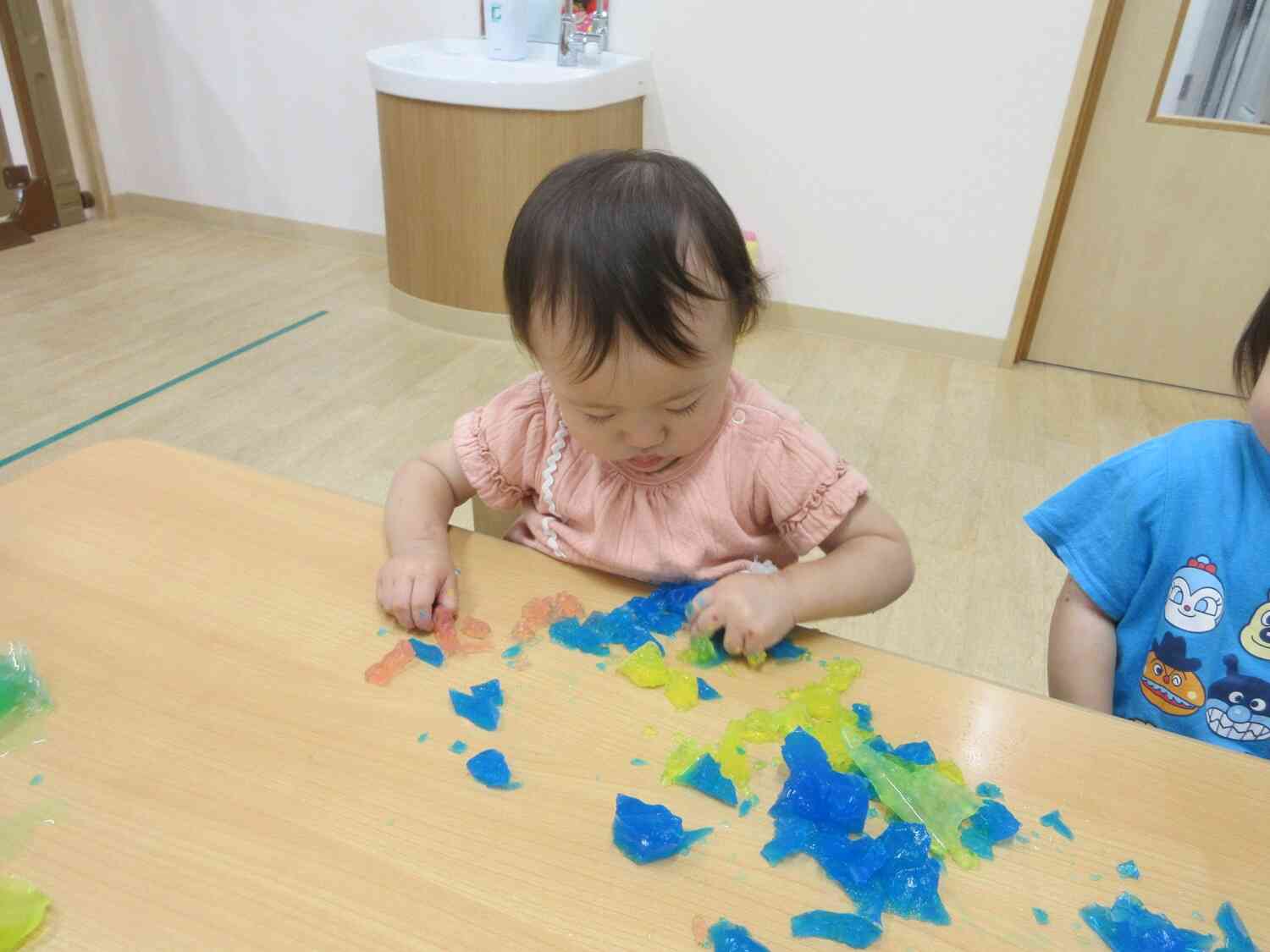 つまんだり拾ったり♪