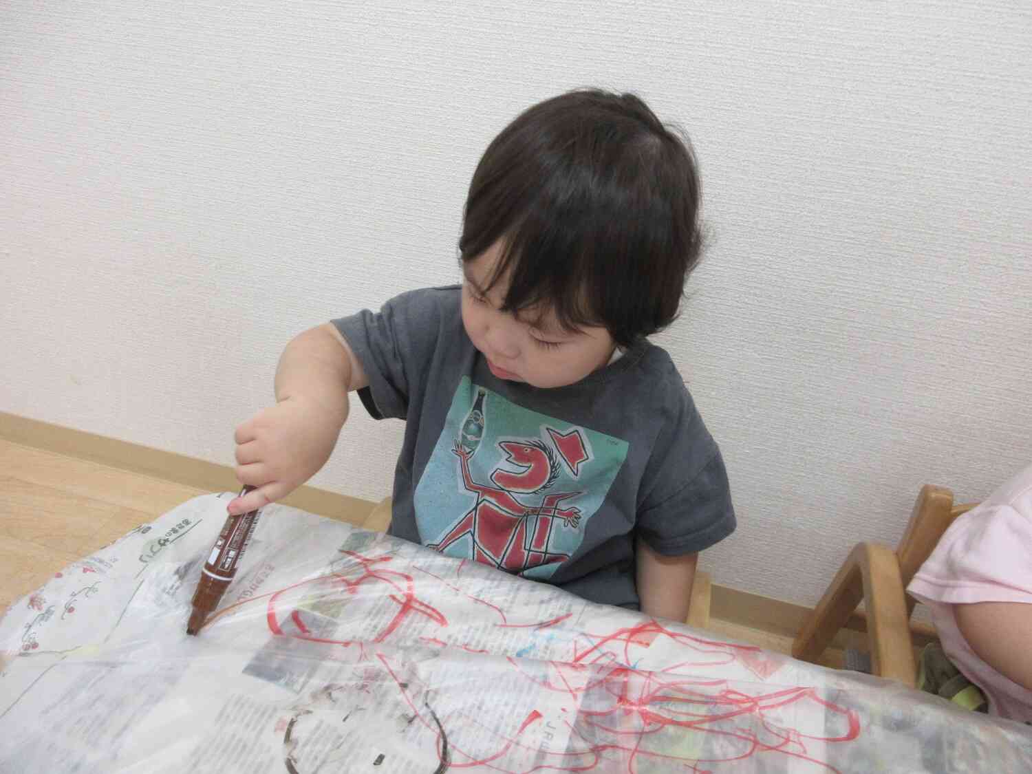 ひよこ組☆ペンと袋を使って①