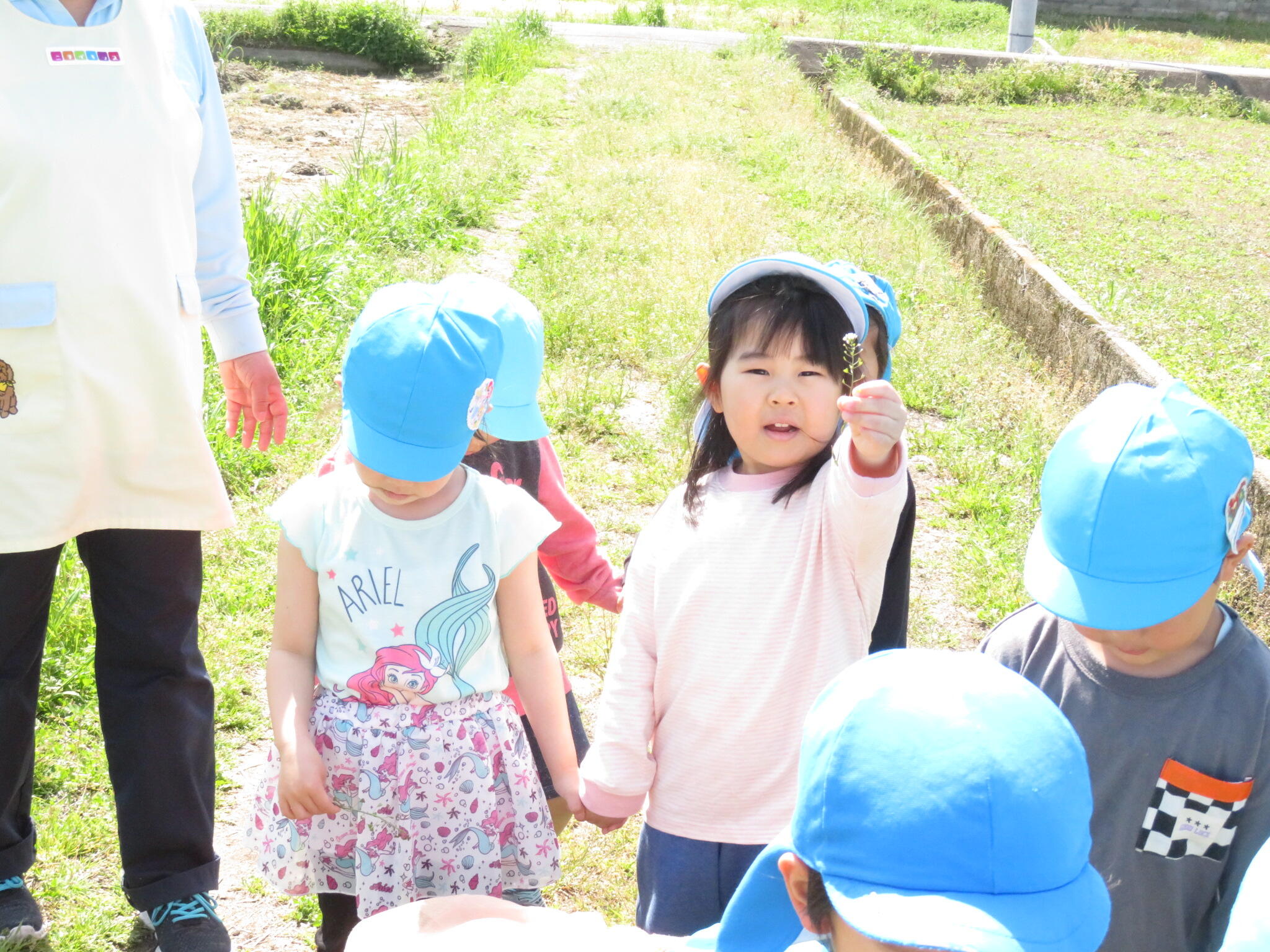 アル✨保育園のお散歩(巴里の街角) さくらんぼ0歳児クラス】 生後3か月～12か月の首が座っている