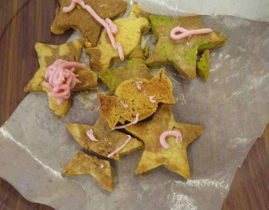 クッキーでいちごケーキを作ったよ♡