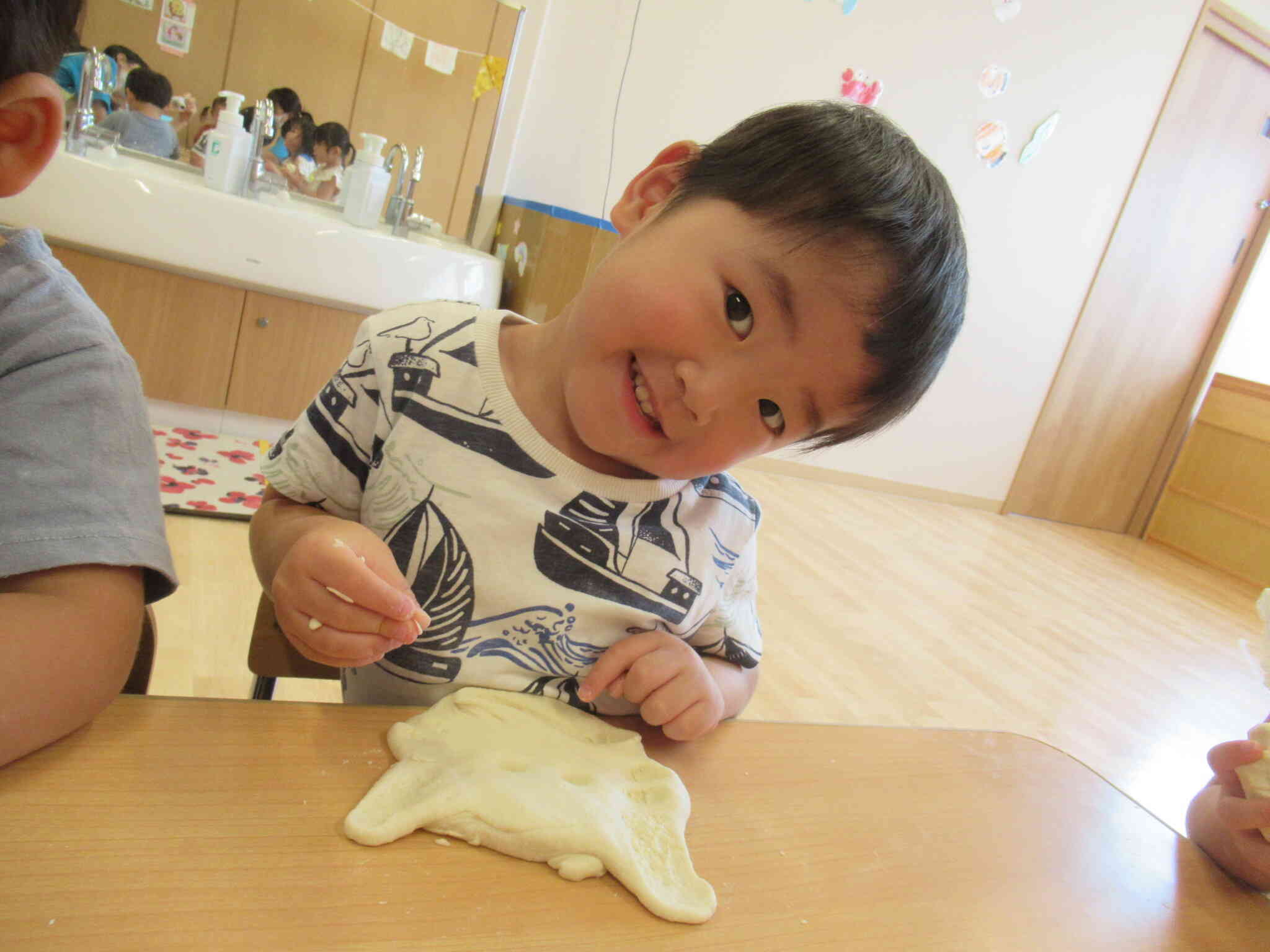 こちらは、お友達が作っている様子を見て自分なりにアレンジ!!猫に変身しました。