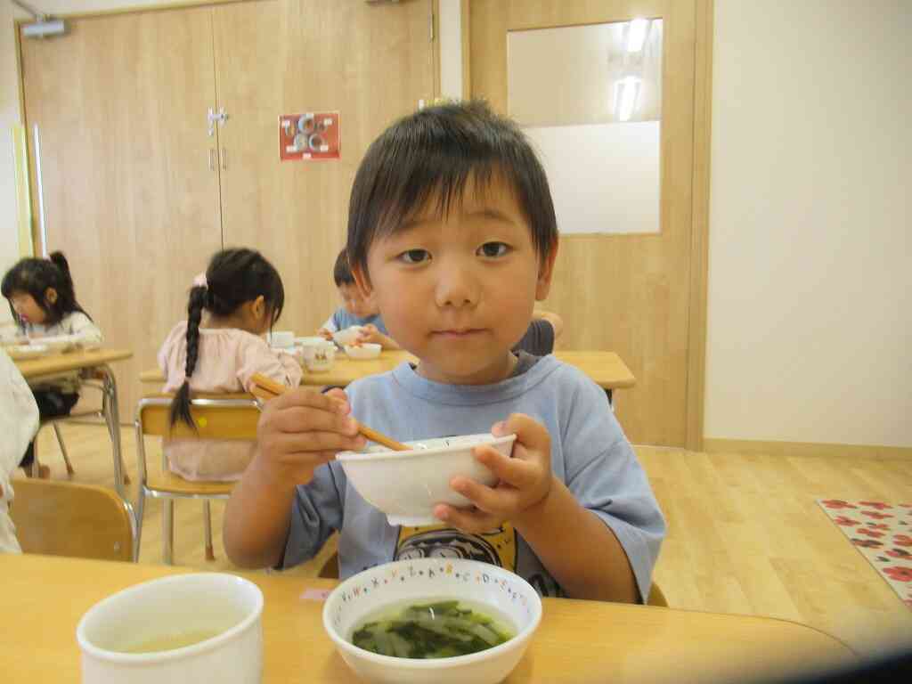 みんなで楽しく食事のマナー　　～食育～