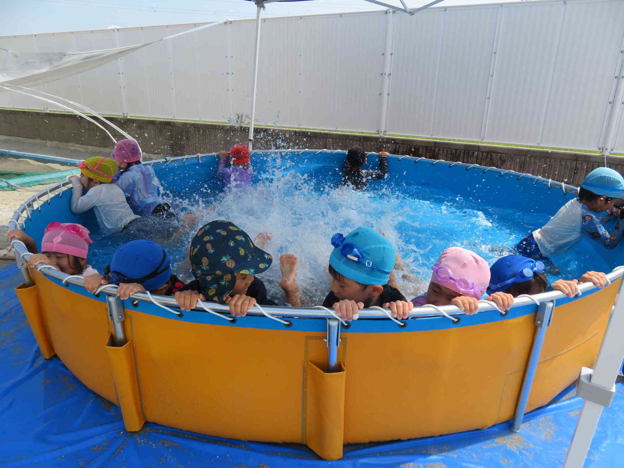 きりん組のプール・水遊び(5歳児)