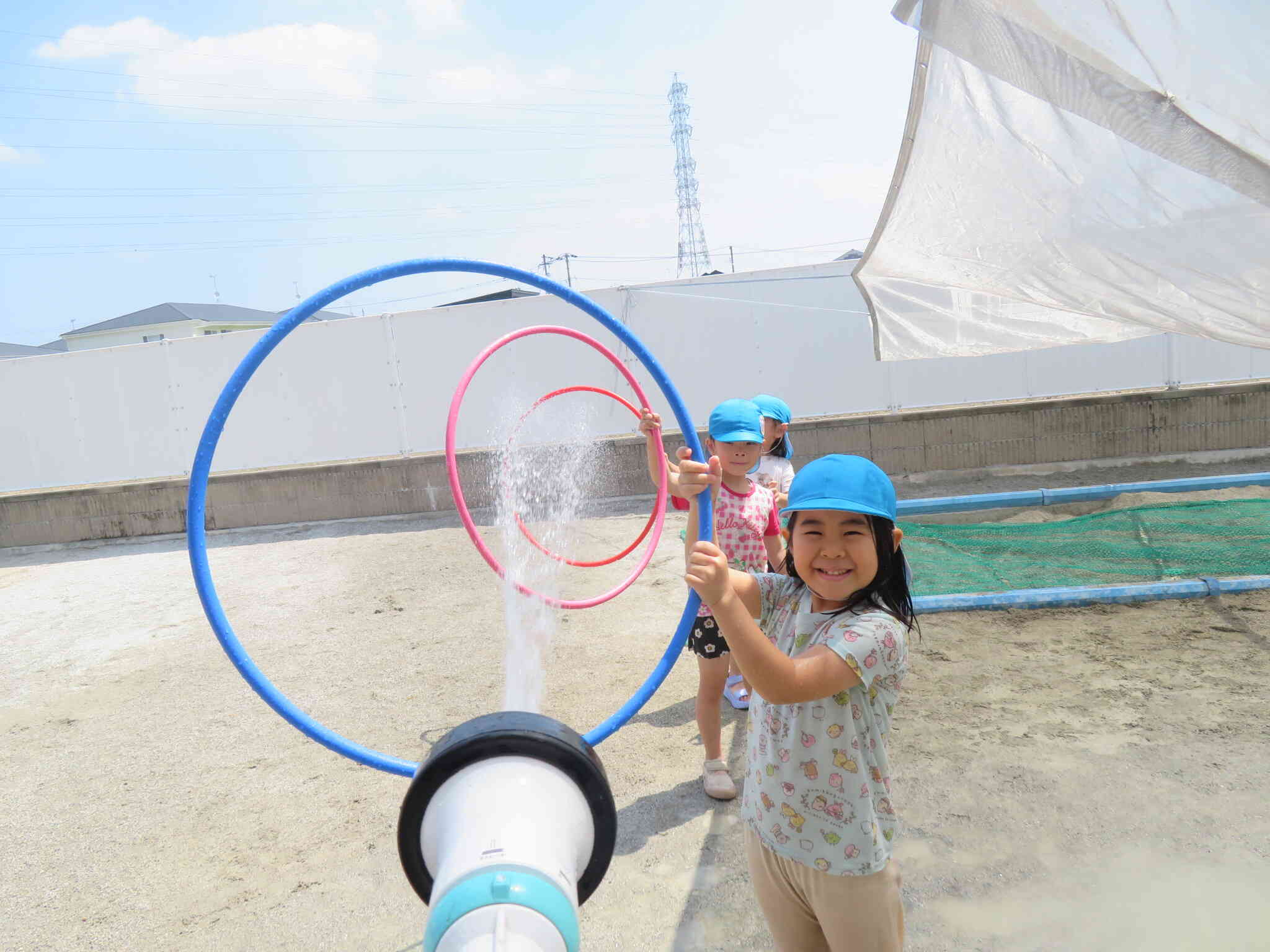 フープに水を通したよ♪