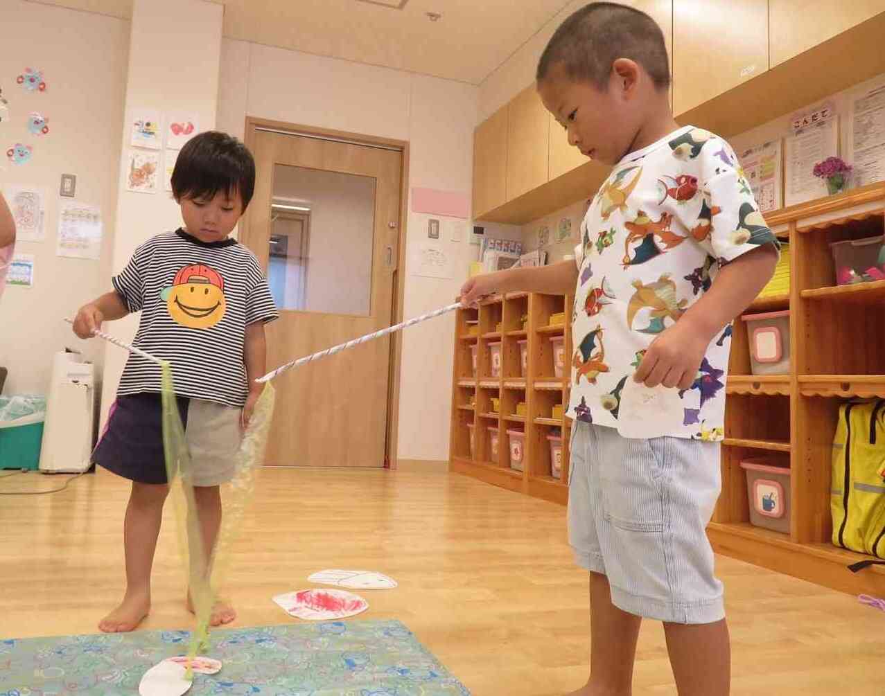 真剣な表情で、ねらいをさだめて～
