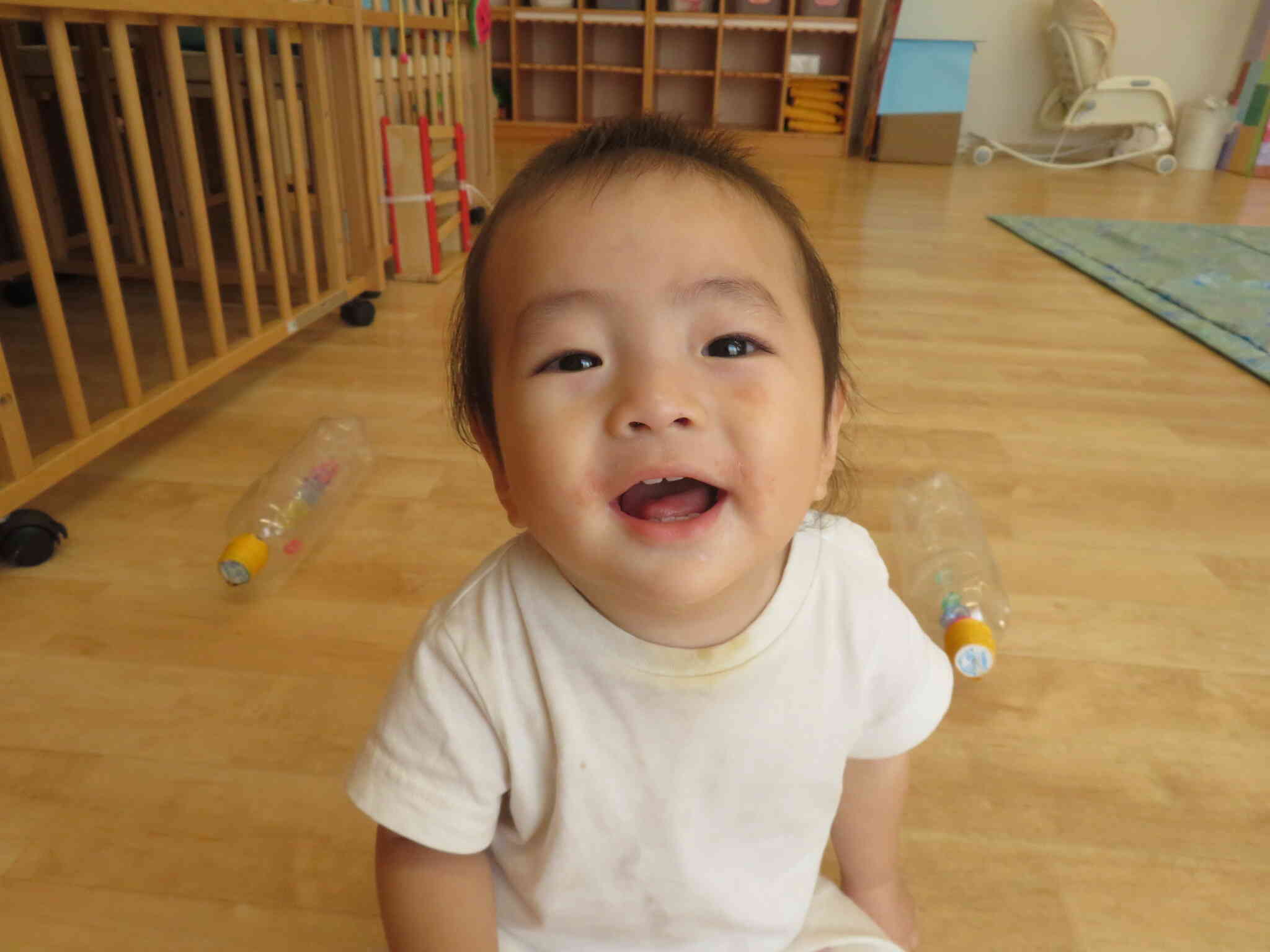 保育園に慣れてくると笑顔がたくさん見られるようになりました♫　0歳児