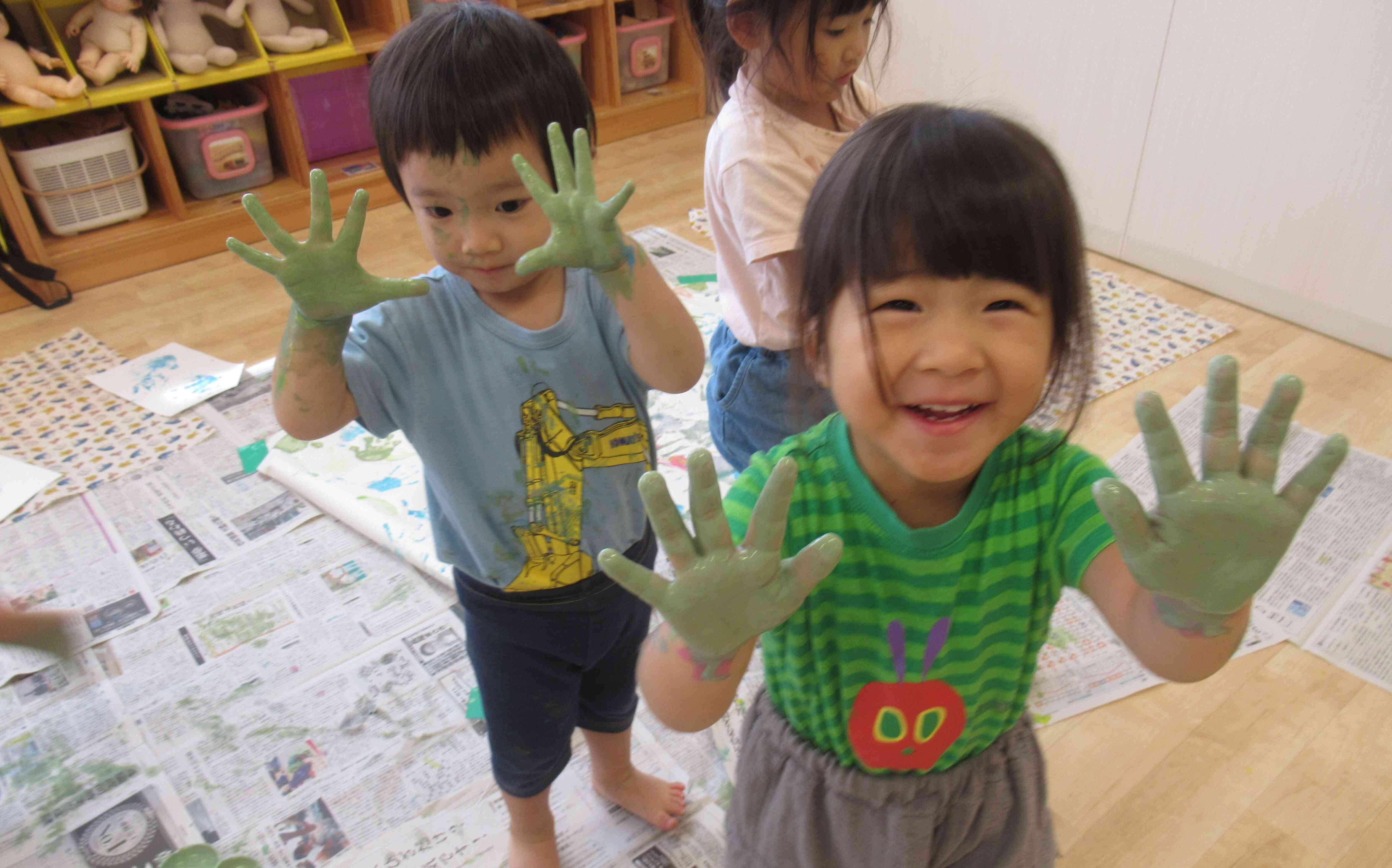 手が緑色になったよ～～変身☆