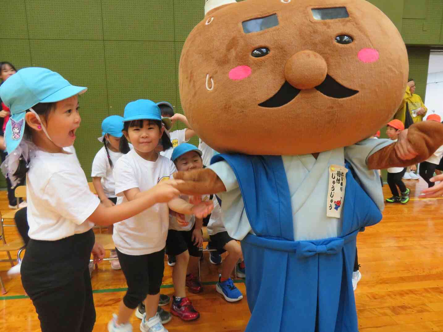 骨付きジュージューくんも応援に来てくれました！！