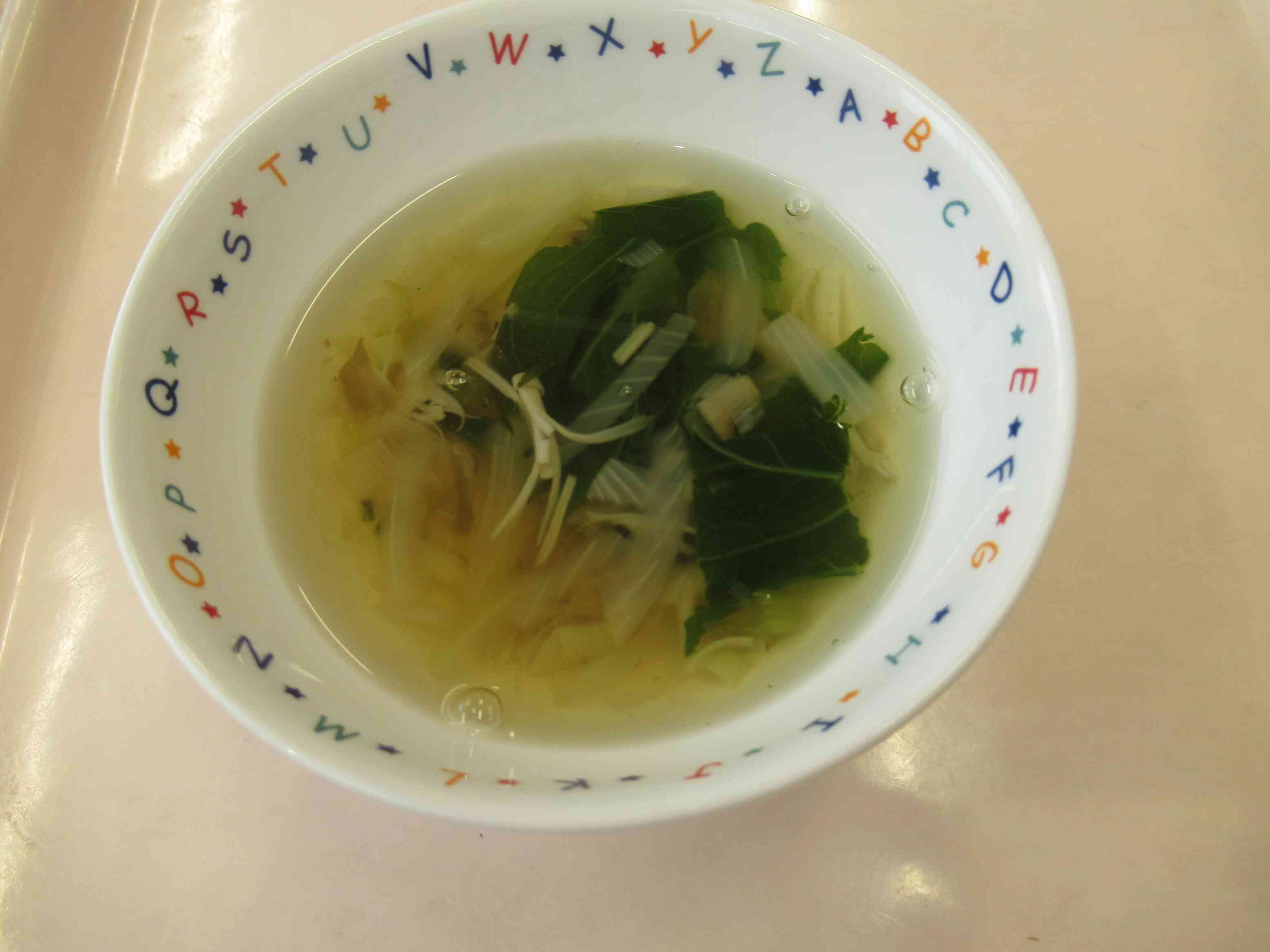 みんなで作ったきのこ汁の完成です