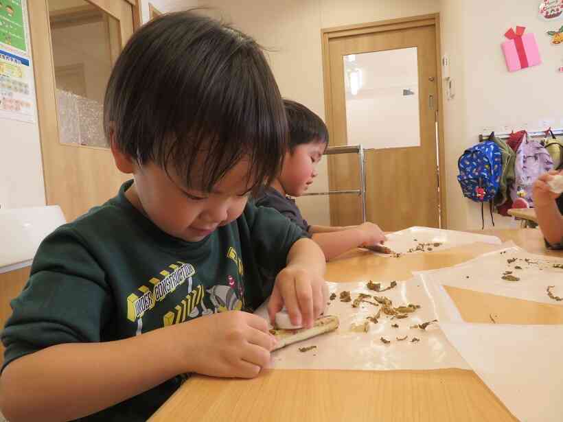ペットボトルのふたで皮むき