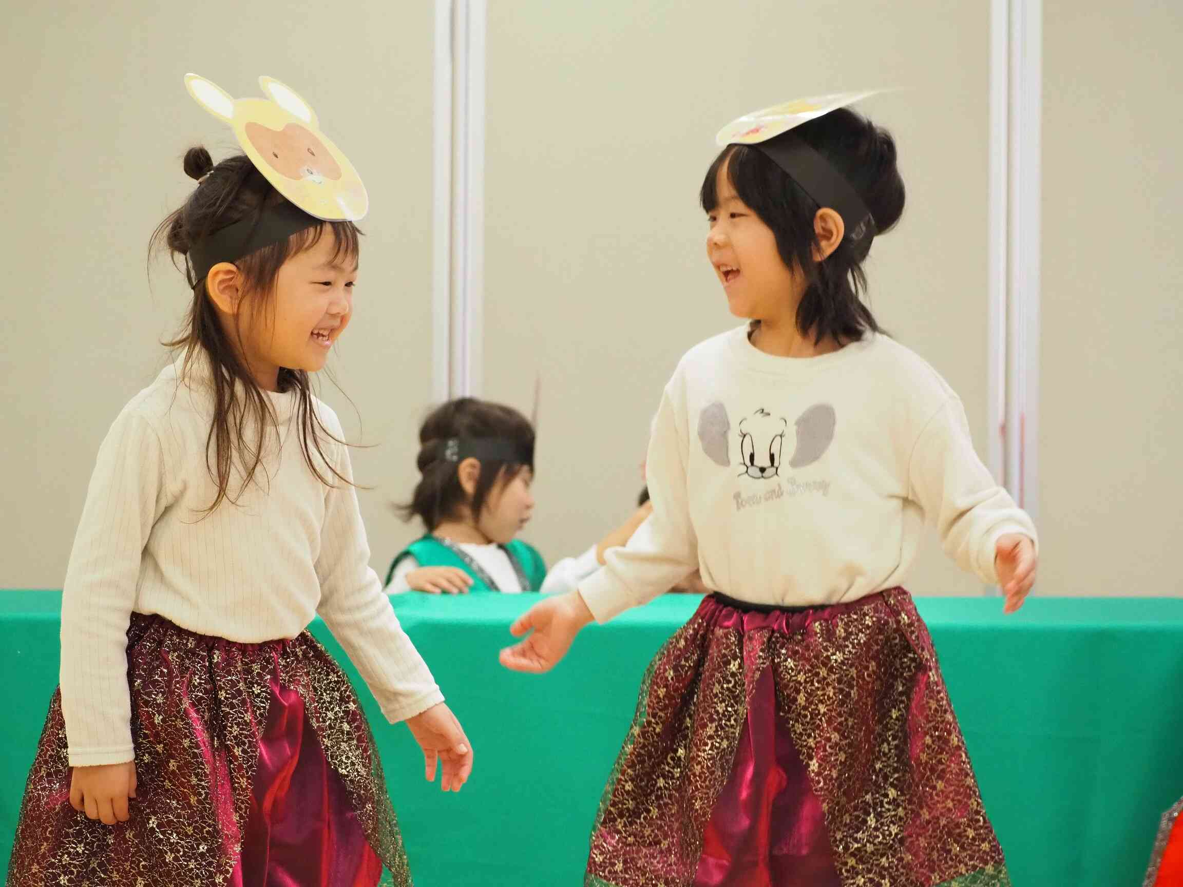 私たちはたぬきに変身♡恥ずかしかったけれどお家の人が見に来てくれて嬉しかったです。4歳児