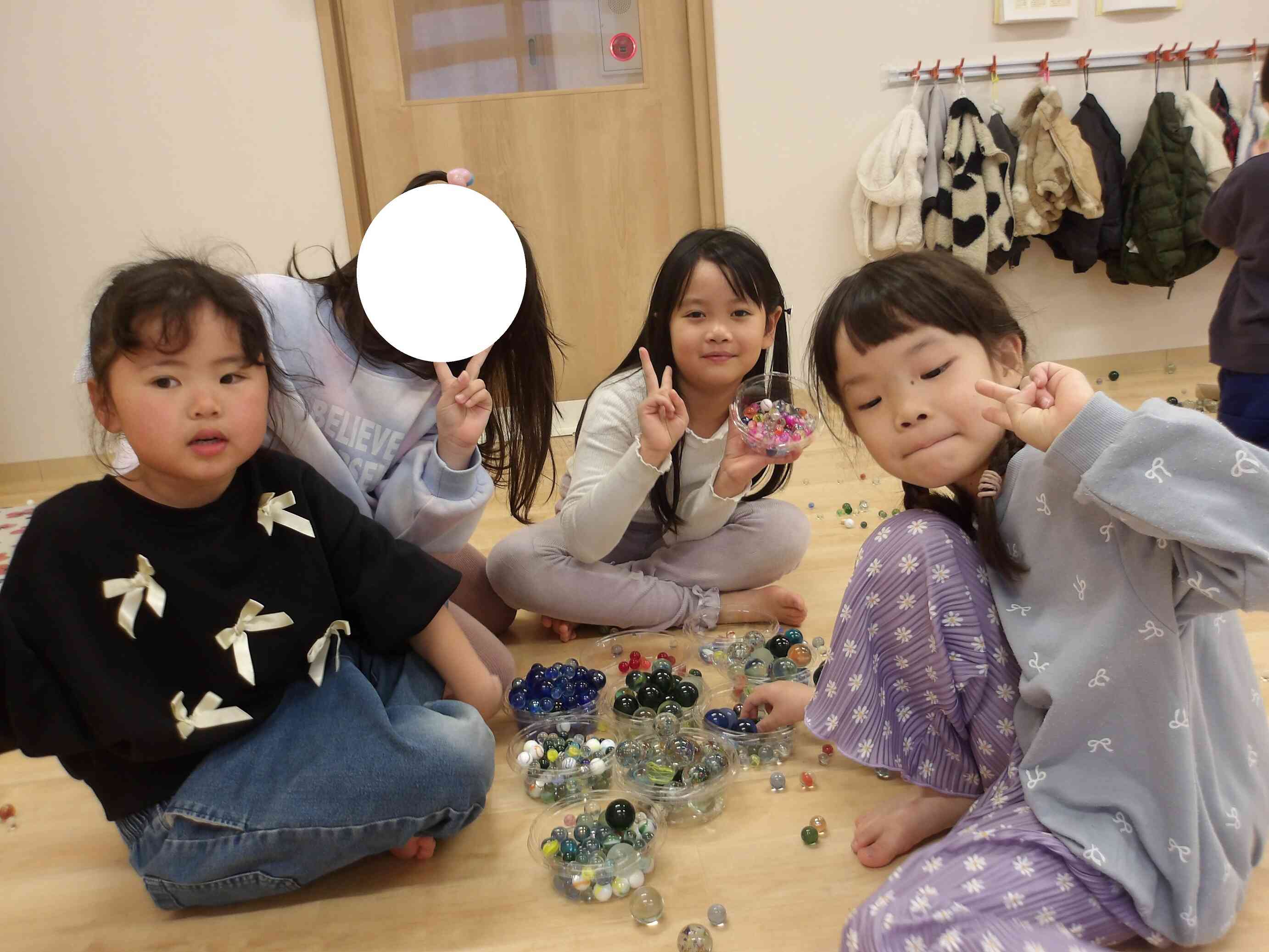 私たちは、お店屋さんごっこ♪