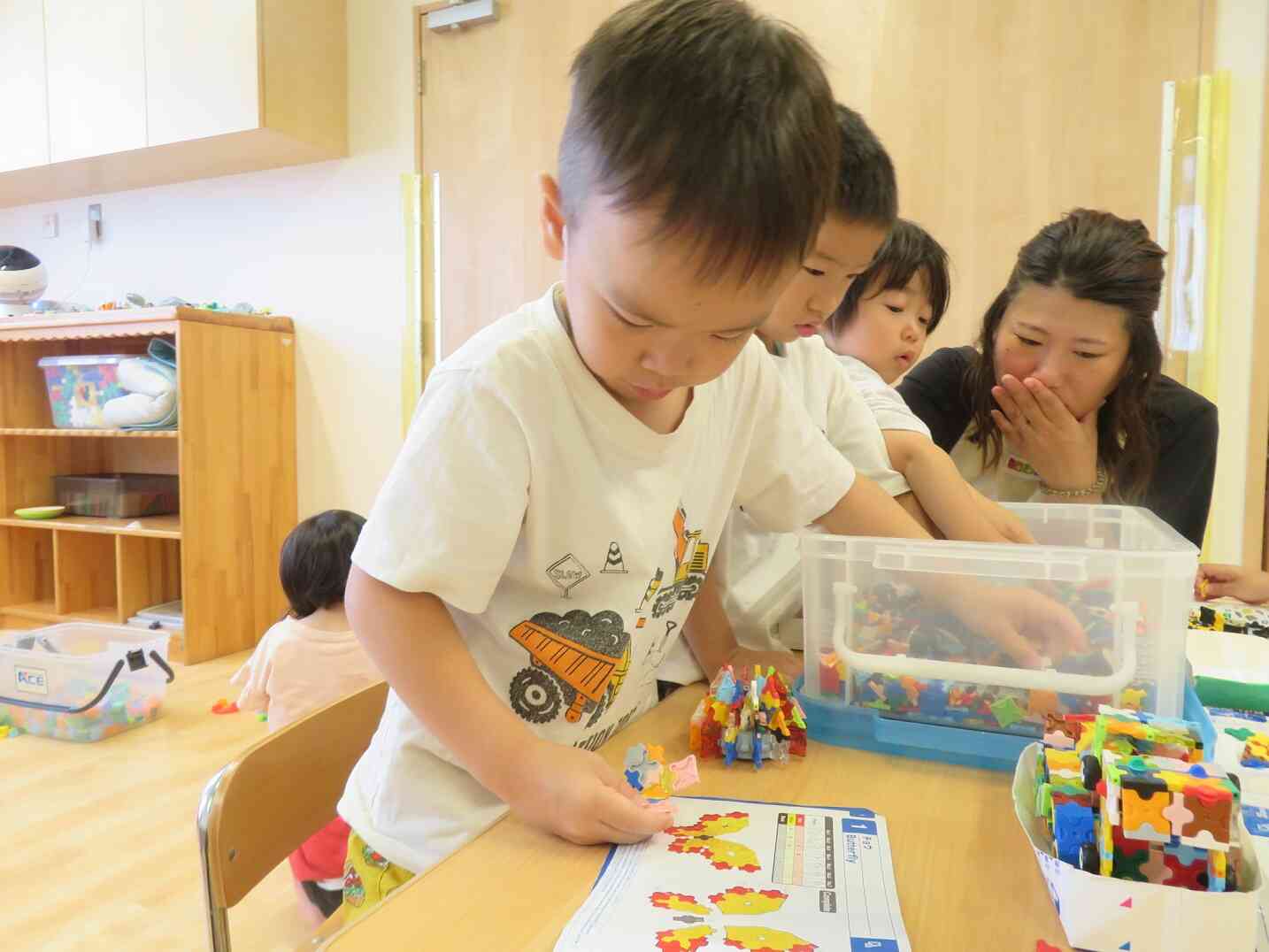 子どもたちも先生もみんな真剣…☆