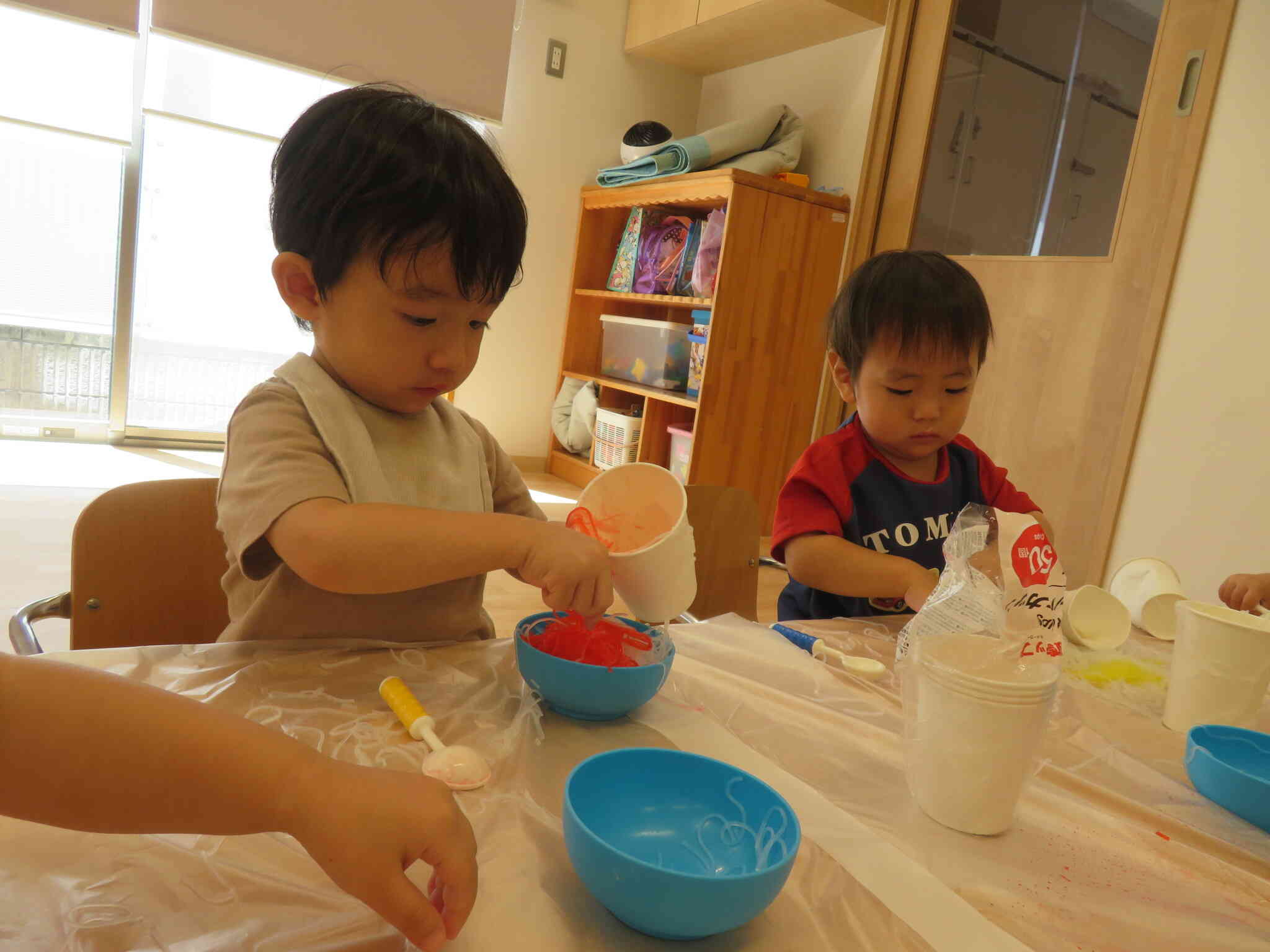 うどん、ラーメン、何を作ろうか考えながらお料理中…